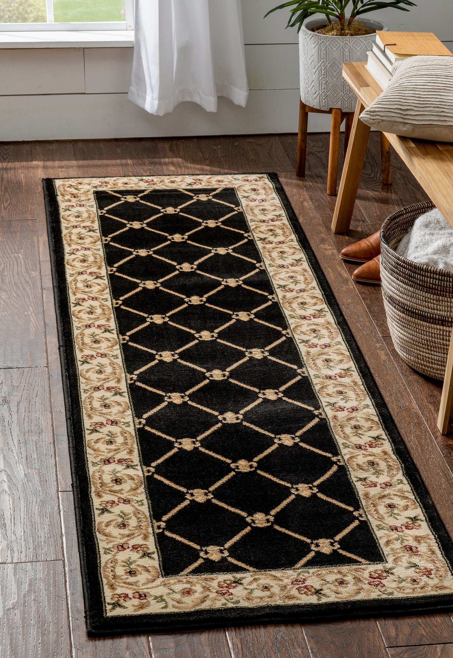 Fleur De Lis Black Formal Rug 3623