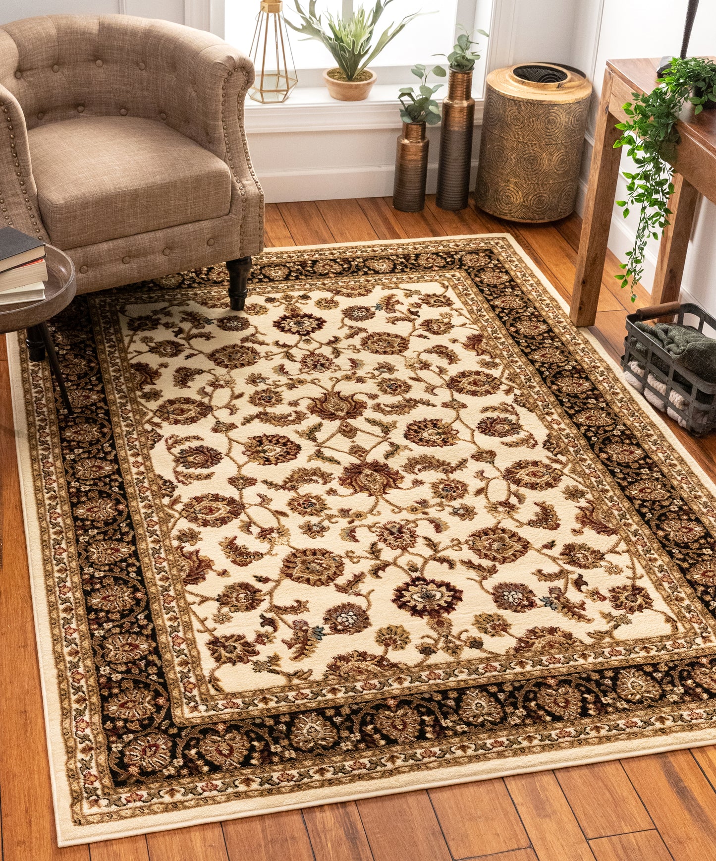 Sarouk Ivory Traditional Rug 54932