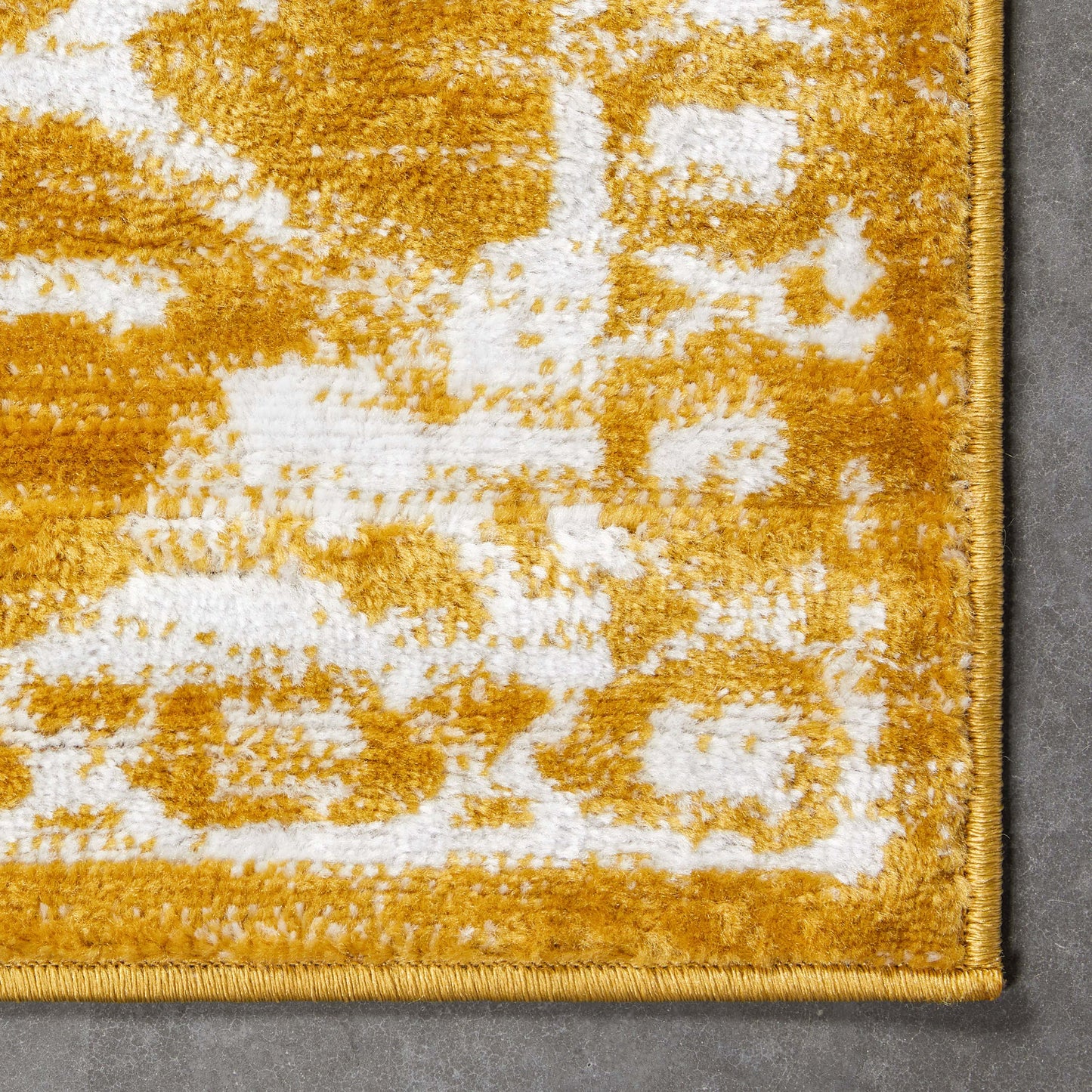 Disa Vintage Medallion Gold Soft Rug DZ-08