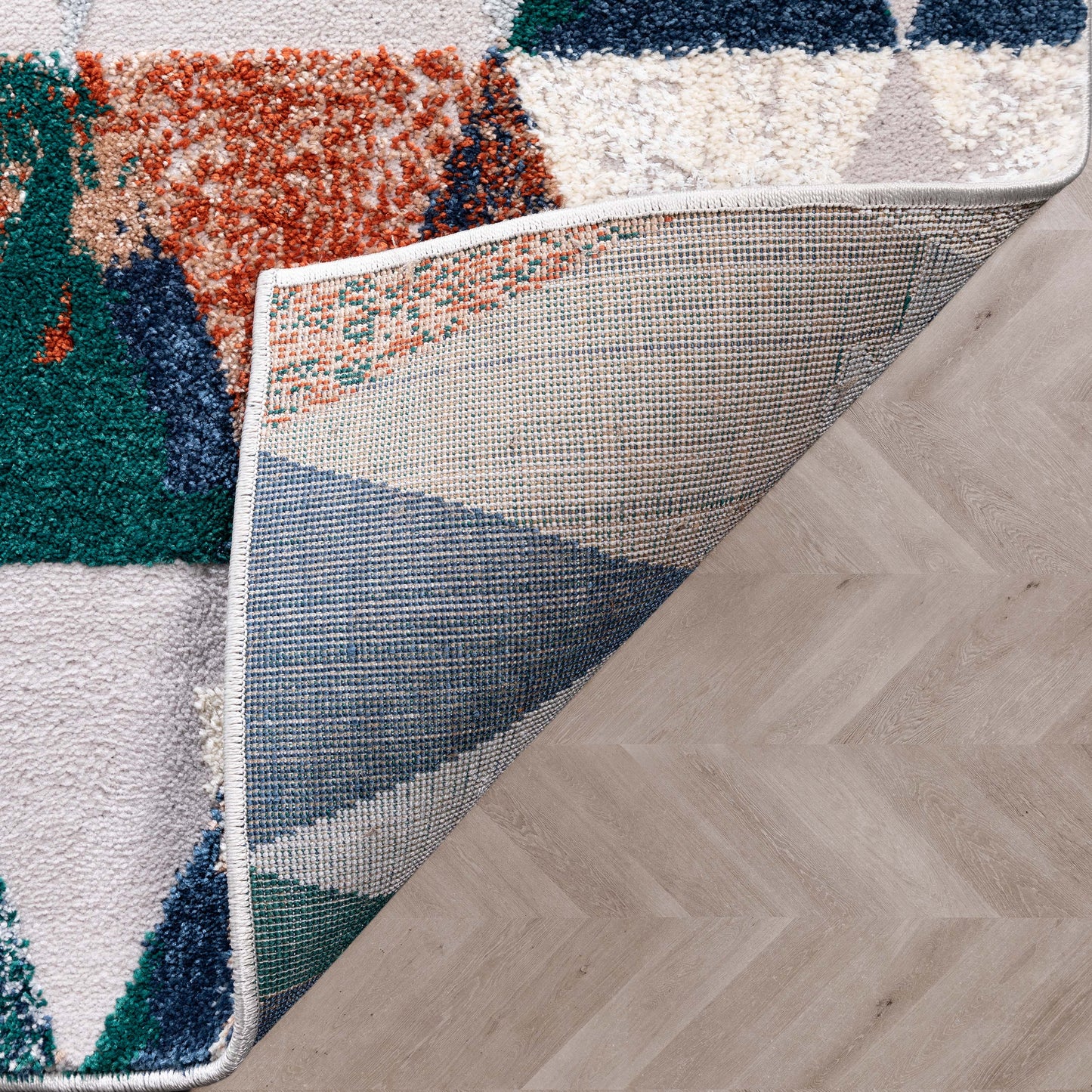 Mojave Diamond Geometric Pattern Grey High-Low Rug LEO-37