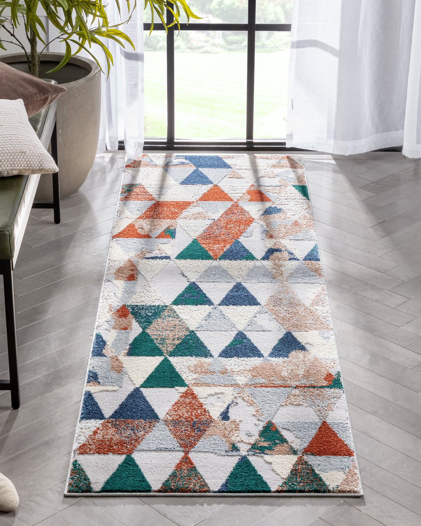 Mojave Diamond Geometric Pattern Grey High-Low Rug LEO-37