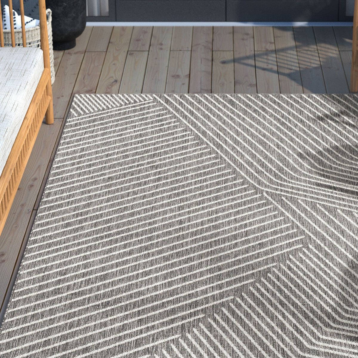 Linden Modern Striped Black Indoor/Outdoor Rug MED-163