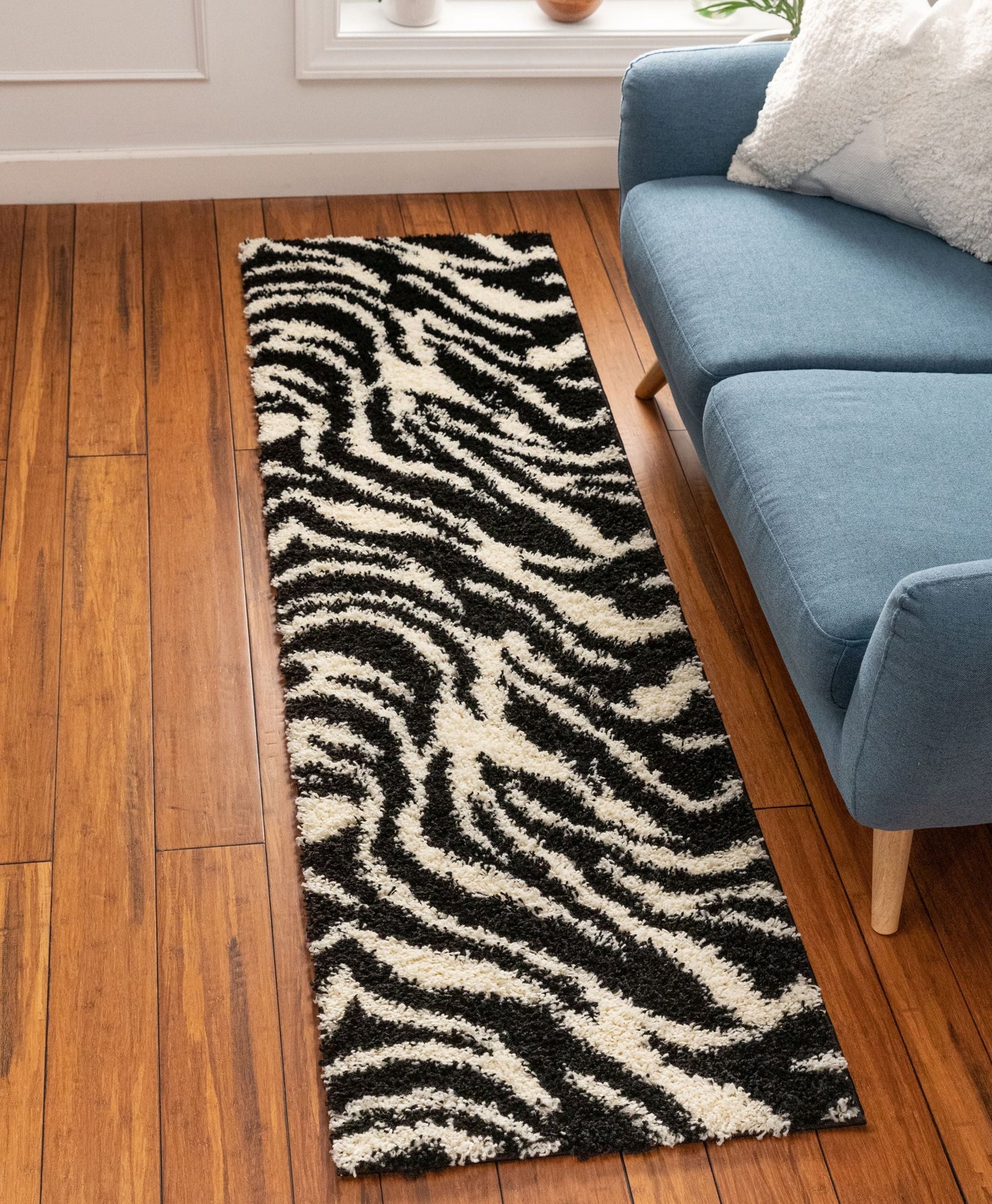 Safari Zebra Black Contemporary Shag Rug 7033