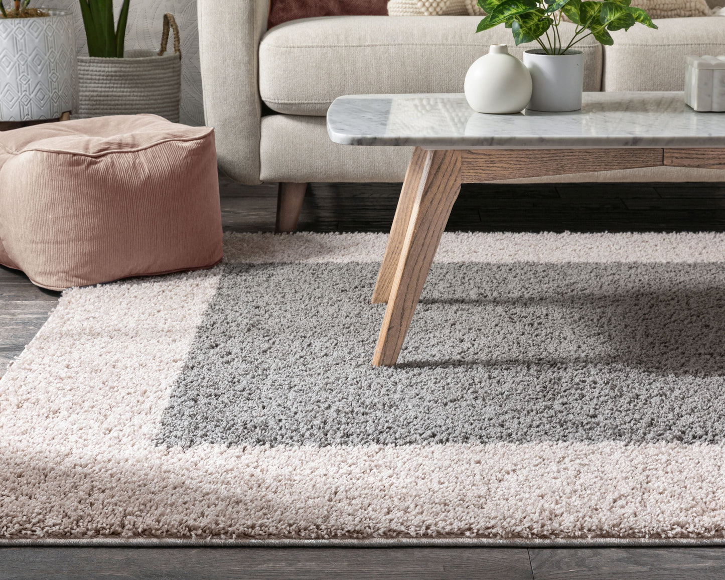 Cozumel Grey Modern Border Rug 7127