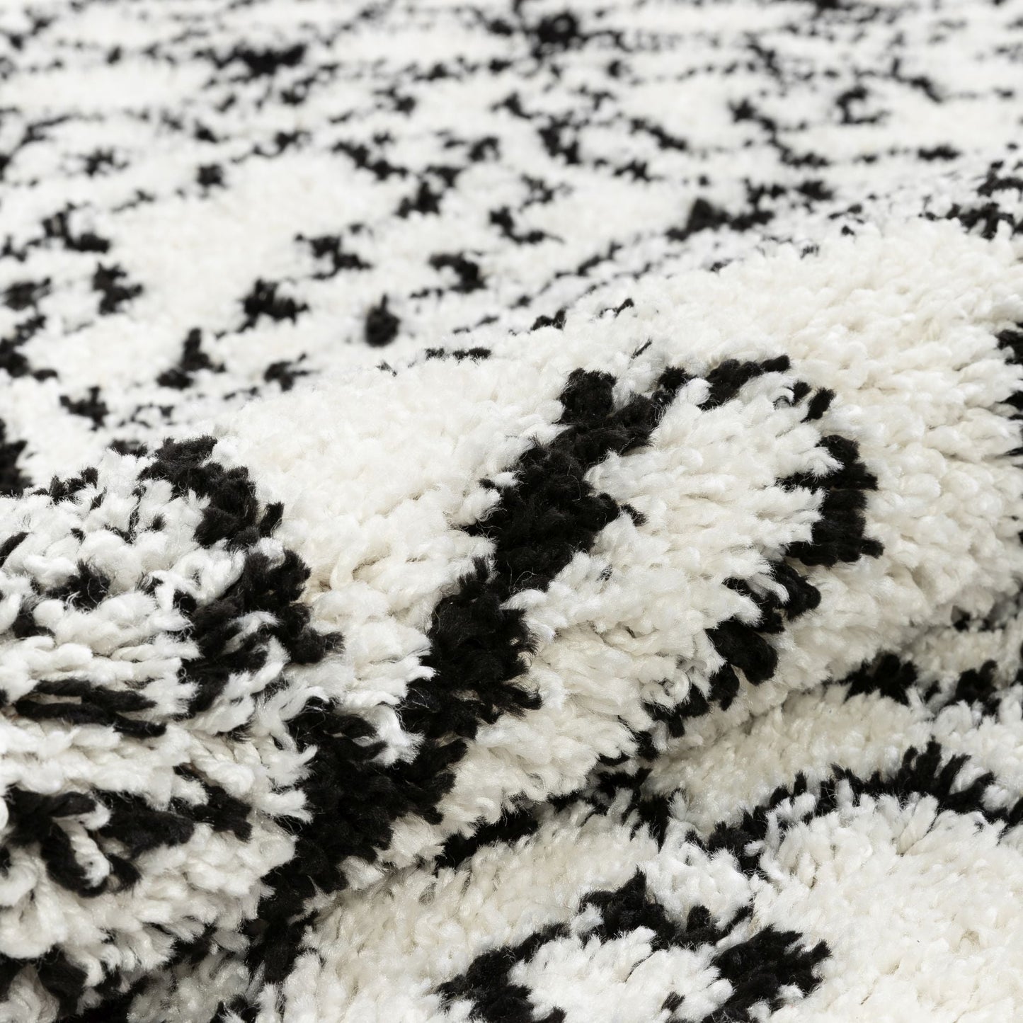 Mirela Moroccan Diamond Shag White Rug CB-112