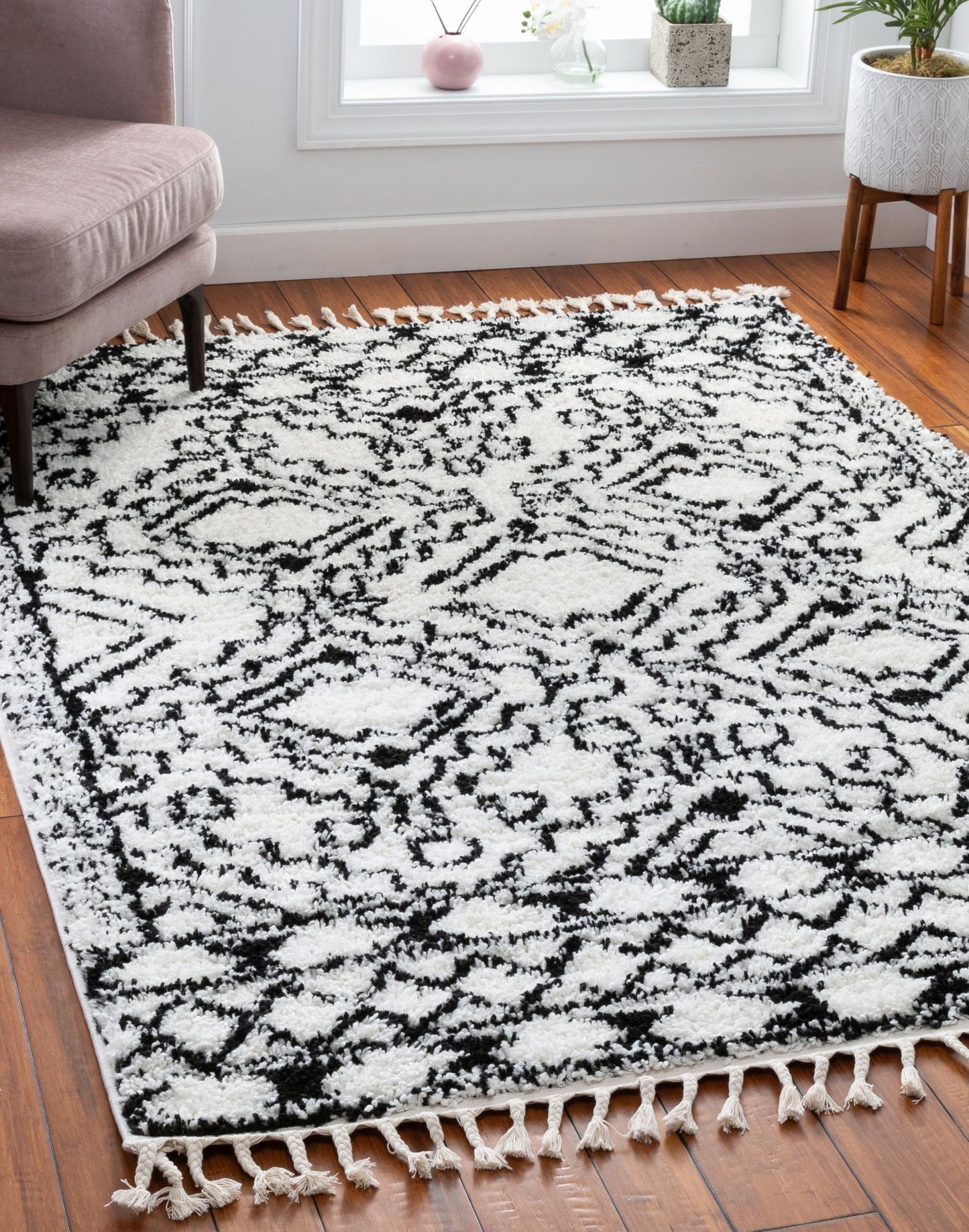Mirela Moroccan Diamond Shag White Rug CB-112
