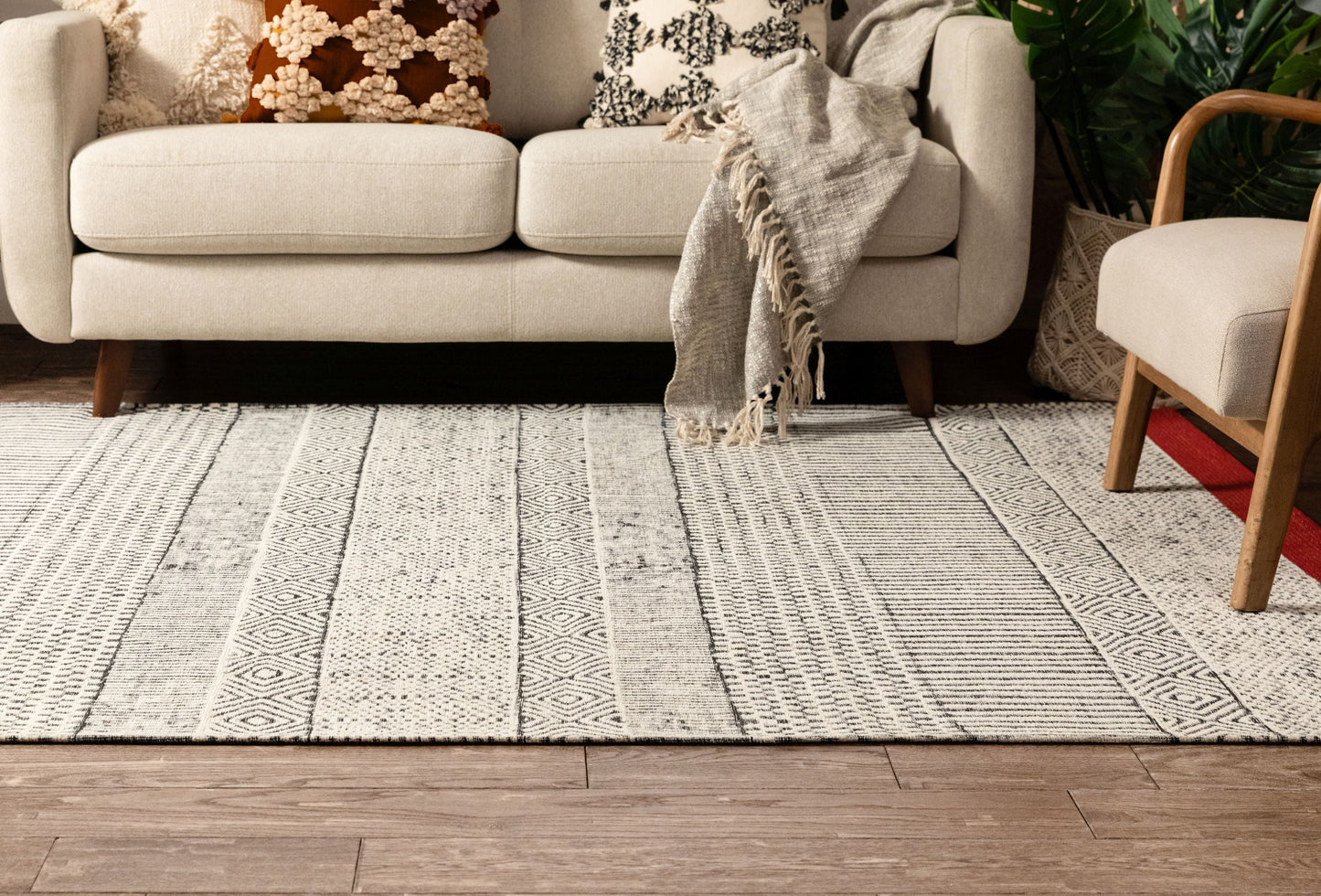 Largo Modern Abstract Geometric Pattern Red Kilim-Style Rug CHA-40