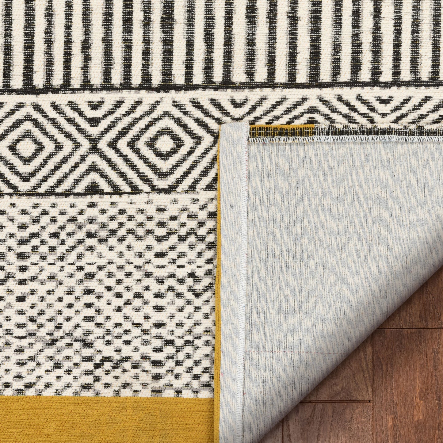Largo Modern Abstract Geometric Pattern Gold Kilim-Style Rug CHA-41