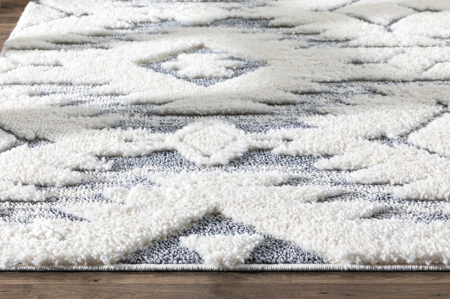 Ares Moroccan Diamond Trellis Grey High-Low Shag Rug DEL-17