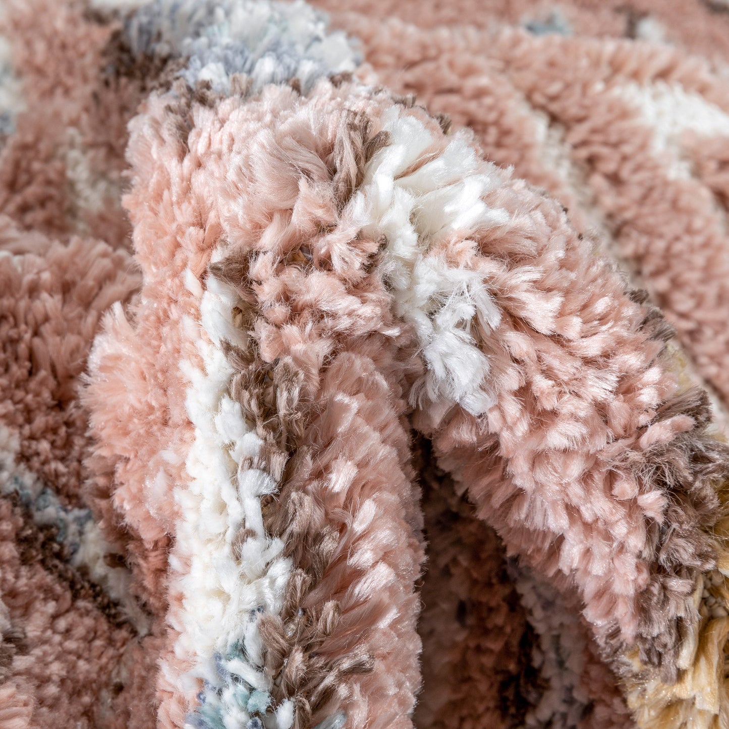 Thanatos Modern Geometric Blush High-Low Shag Rug DEL-59