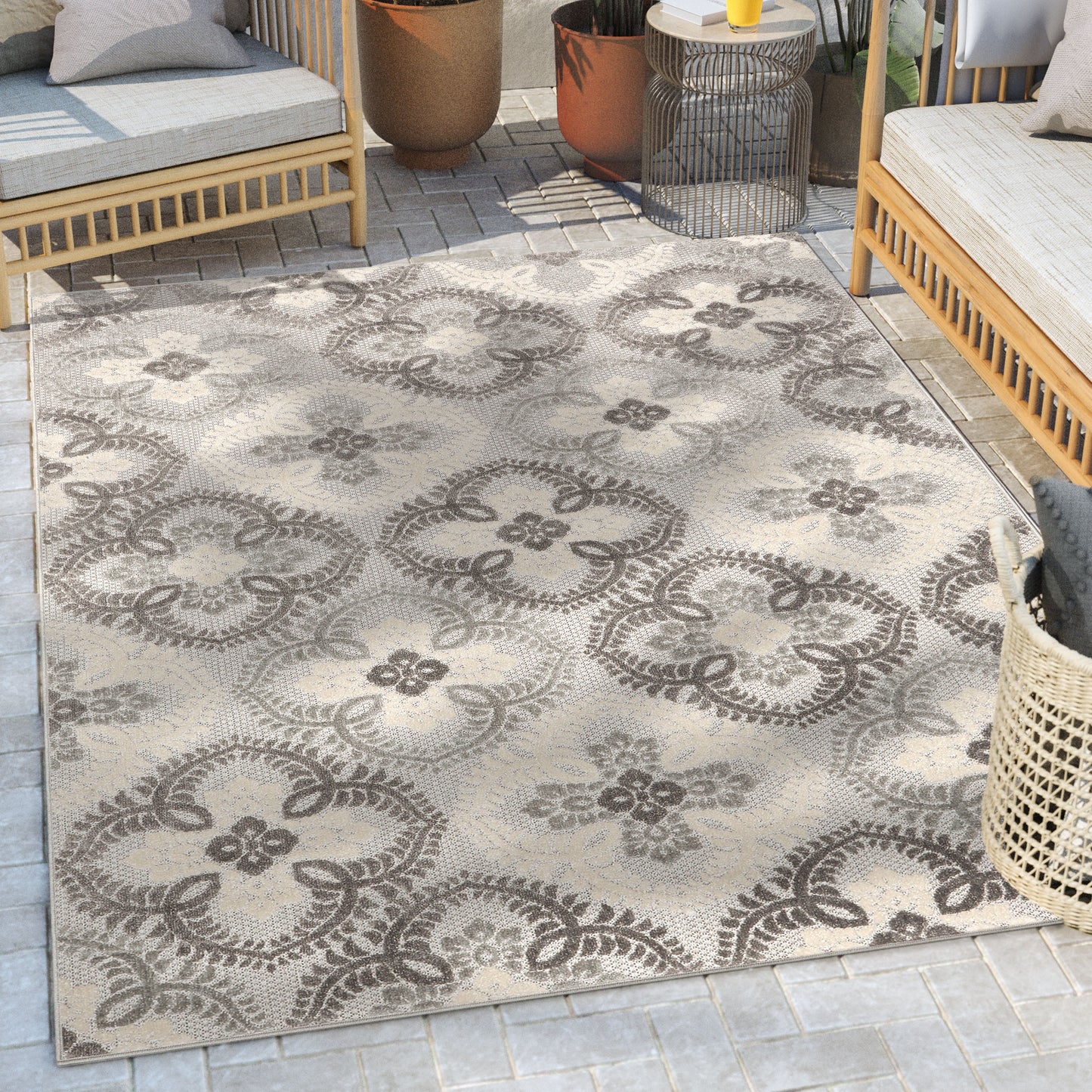 Loewy Modern Geometric Indoor/Outdoor Grey High-Low Rug DO-437