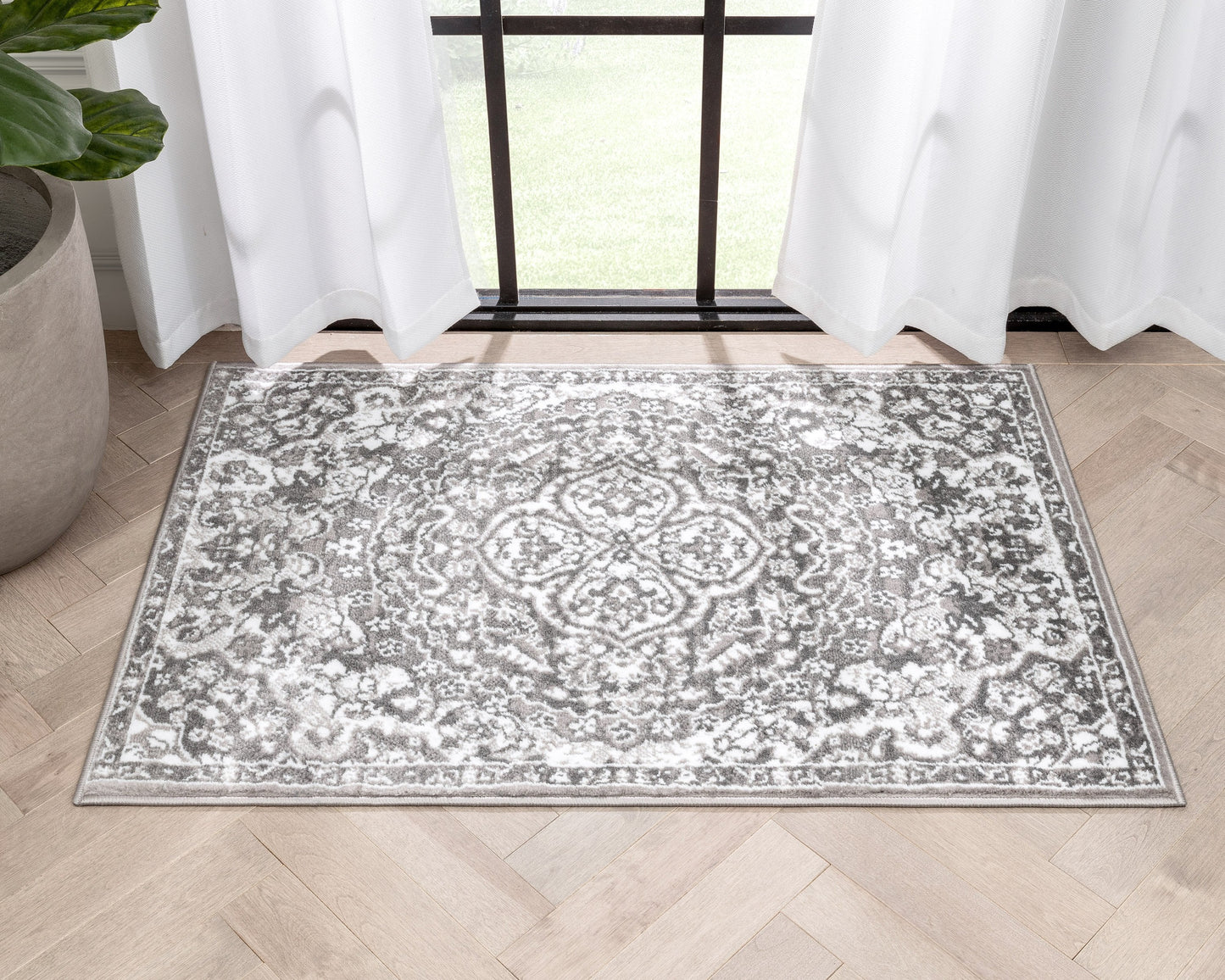 Granada Transitional Oriental Medallion Pattern Grey Rug DU-87