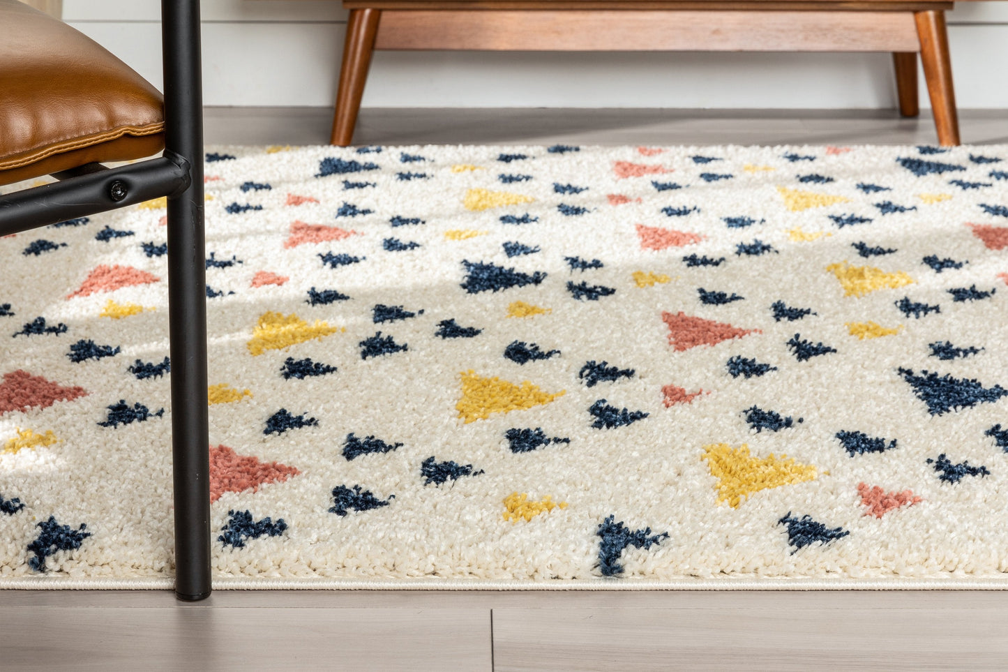 Jax Retro Geometric Triangle Pattern Ivory Blue Thick Shag Rug GIG-62