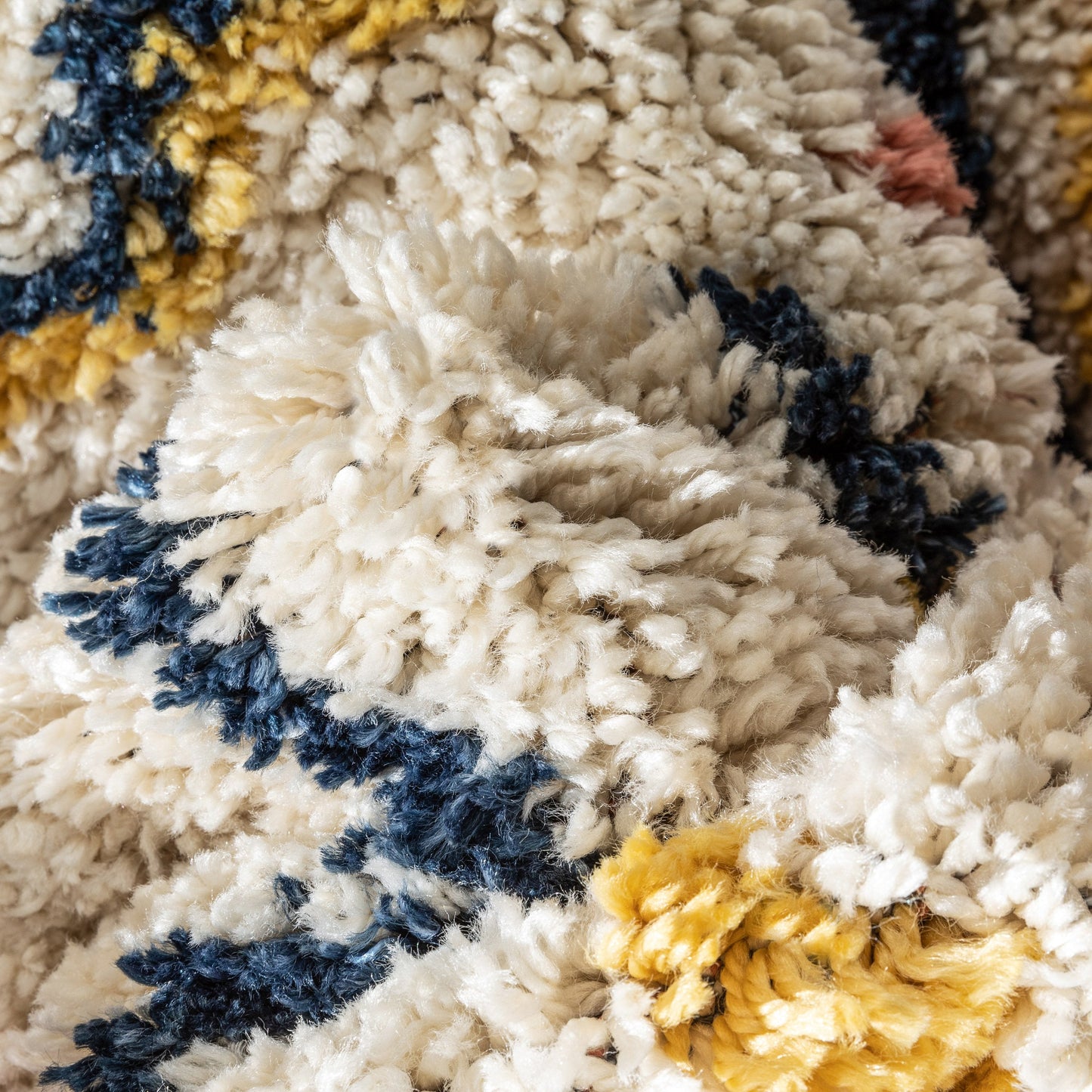 Audi Ethnic Medallion Pattern Ivory Thick Shag Rug GIG-72