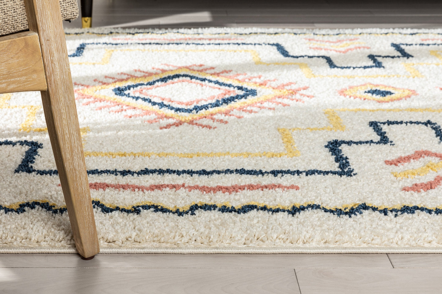 Audi Ethnic Medallion Pattern Ivory Thick Shag Rug GIG-72