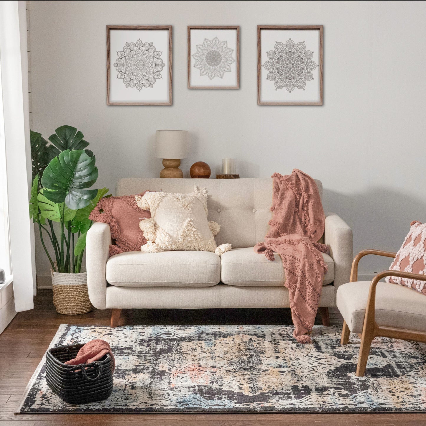 Maura Bohemian Vintage Medallion Oriental Black Rug IND-33