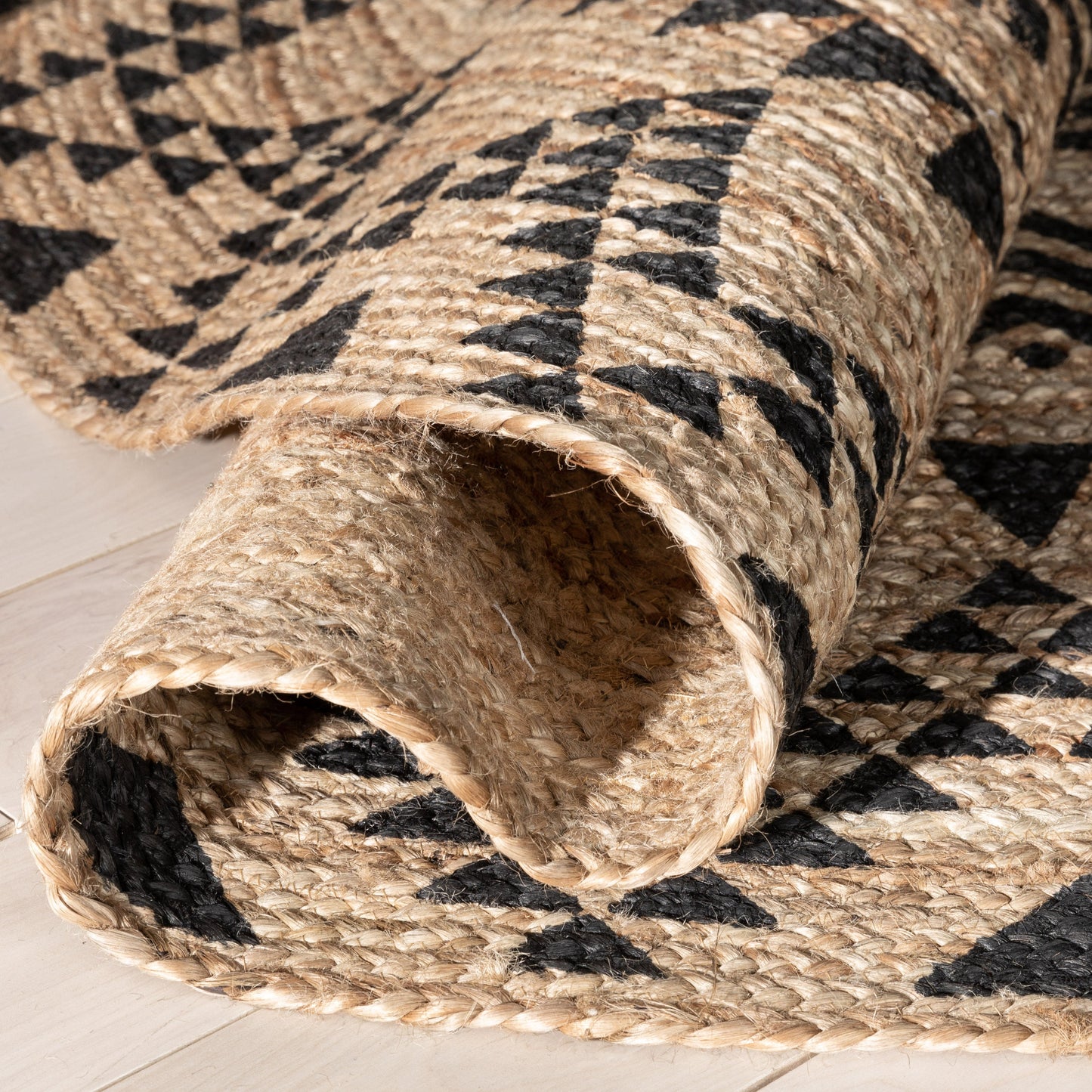 Kiera Bohemian Tribal Hand-Braided Jute Natural Black Rug IRI-12