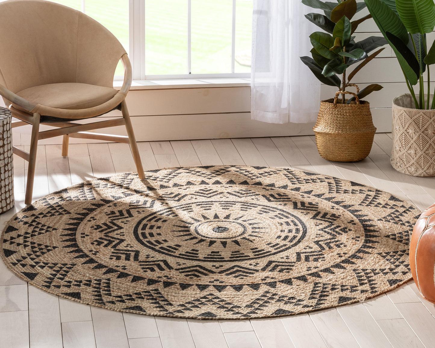 Kiera Bohemian Tribal Hand-Braided Jute Natural Black Rug IRI-12