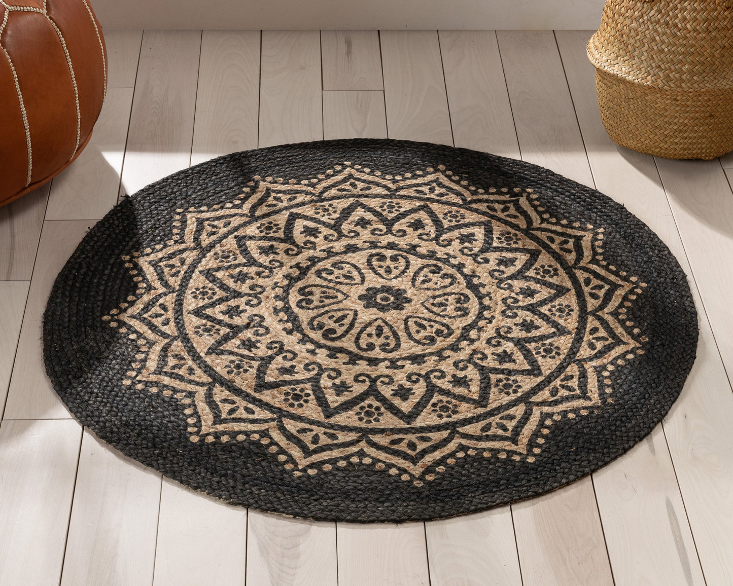 Kiera Bohemian Tribal Hand-Braided Jute Black Natural Rug IRI-13