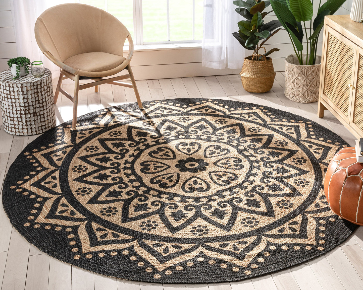 Kiera Bohemian Tribal Hand-Braided Jute Black Natural Rug IRI-13