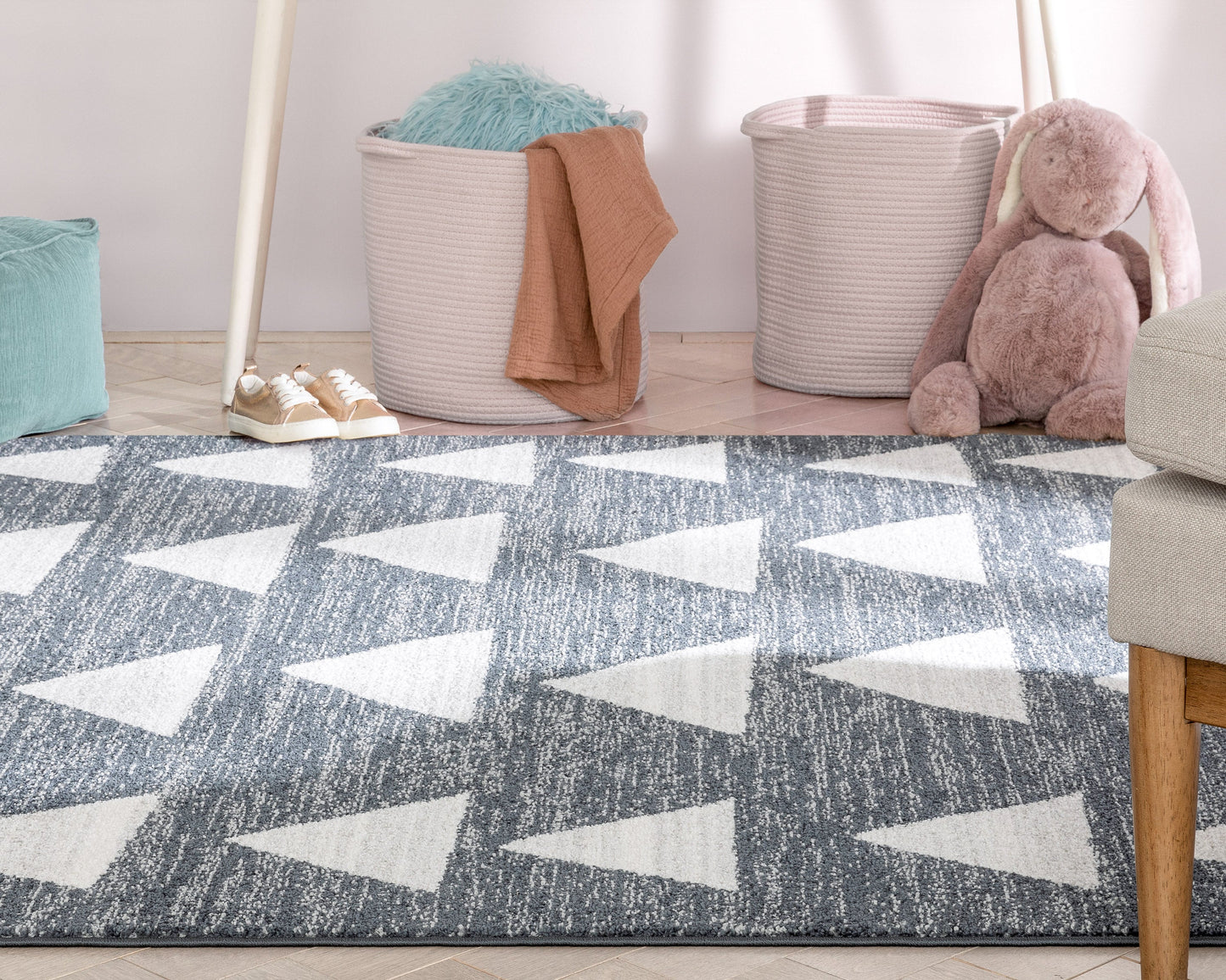 Triangles Modern Geometric Pattern Grey Kids Rug KEN-17