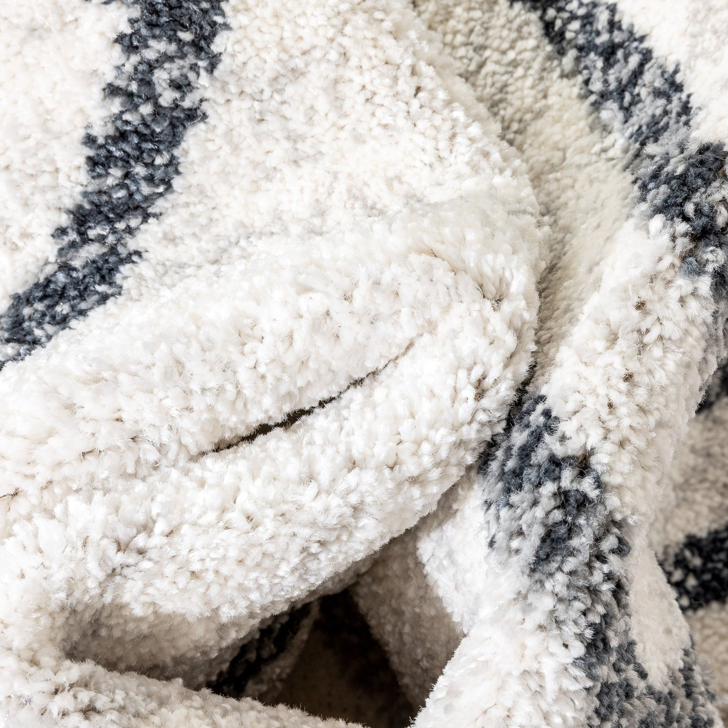 Reeve Modern Chevron Zig-Zag Grey Ivory Kids Rug KEN-37