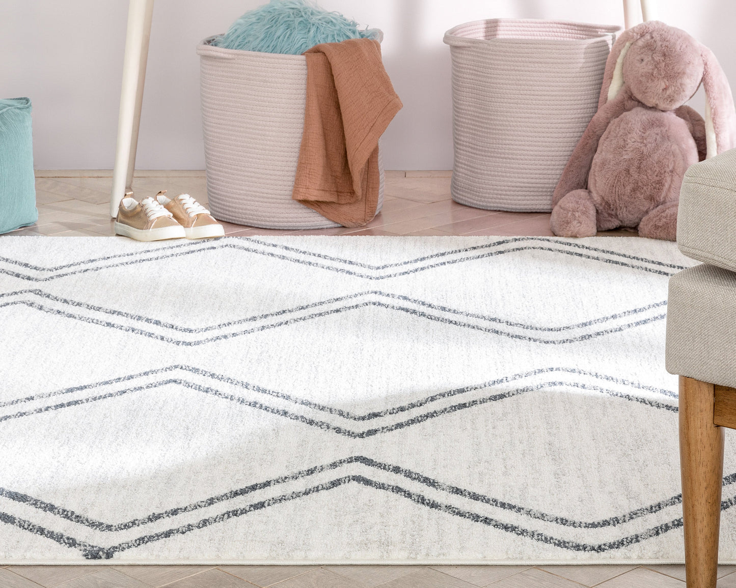 Reeve Modern Chevron Zig-Zag Grey Ivory Kids Rug KEN-37