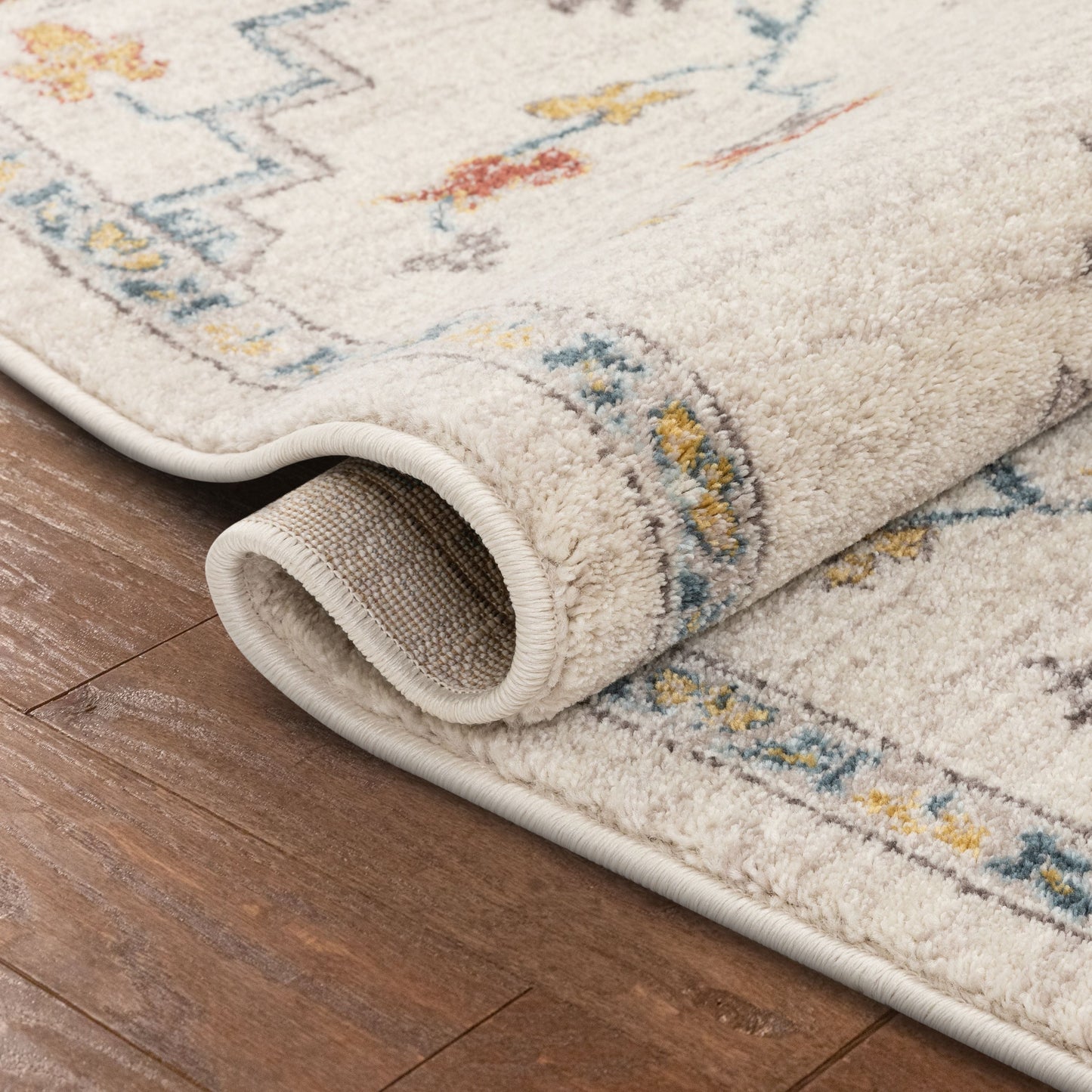 Bingley Traditional Medallion Pattern Ivory Farmhouse Rug LA-202