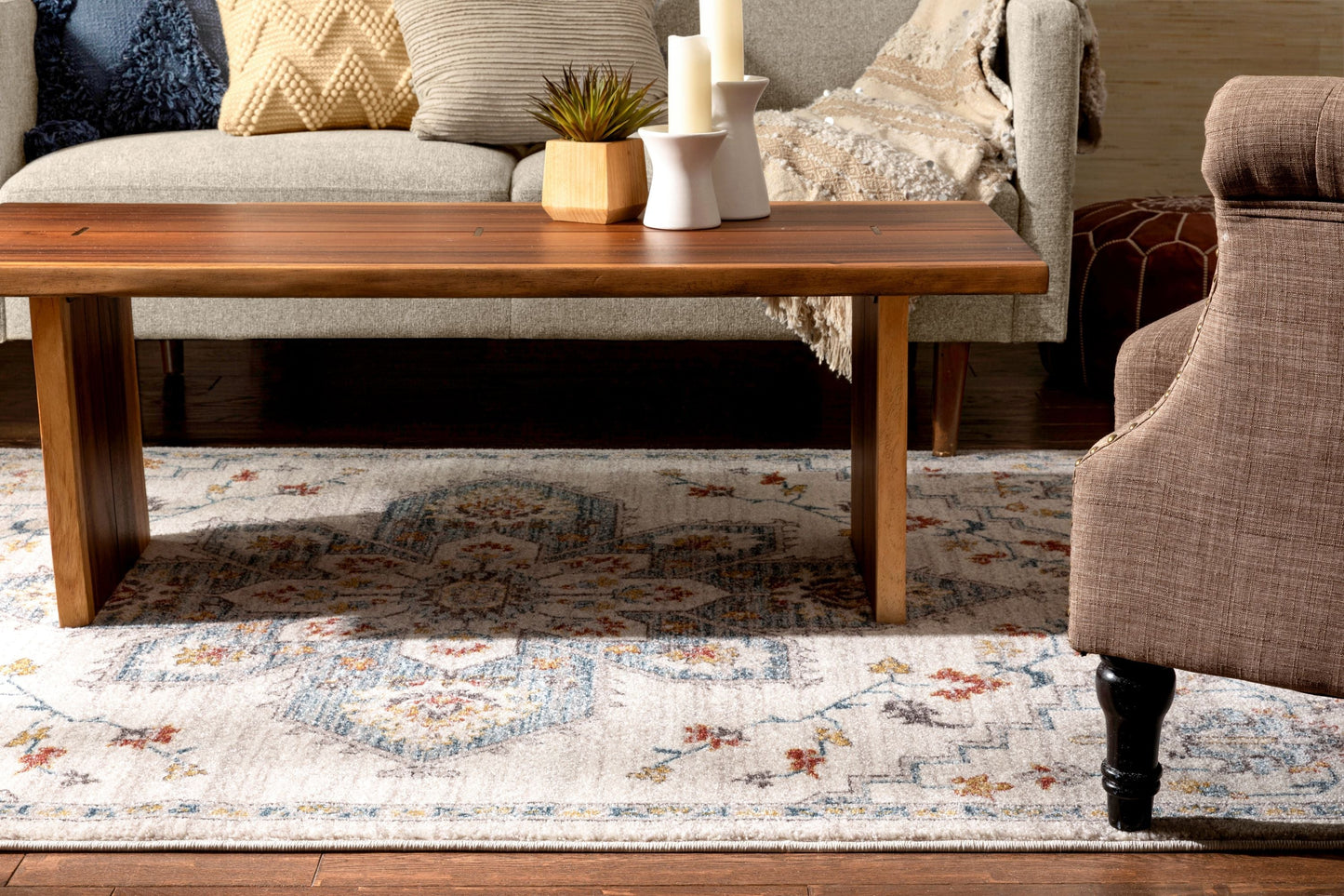 Bingley Traditional Medallion Pattern Ivory Farmhouse Rug LA-202