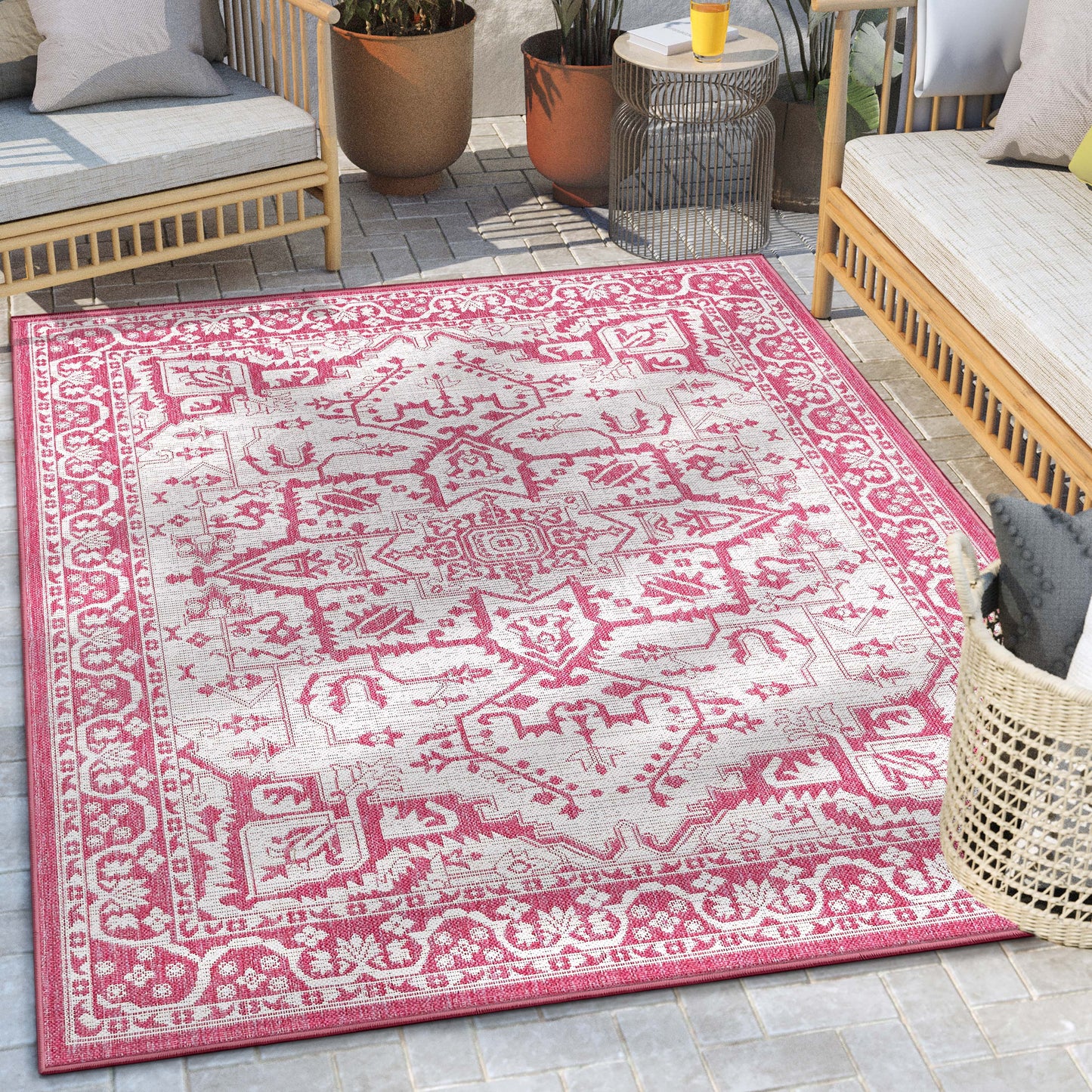 Celesine Oriental Medallion Indoor/Outdoor Fuschia Flat-Weave Rug LIA-190