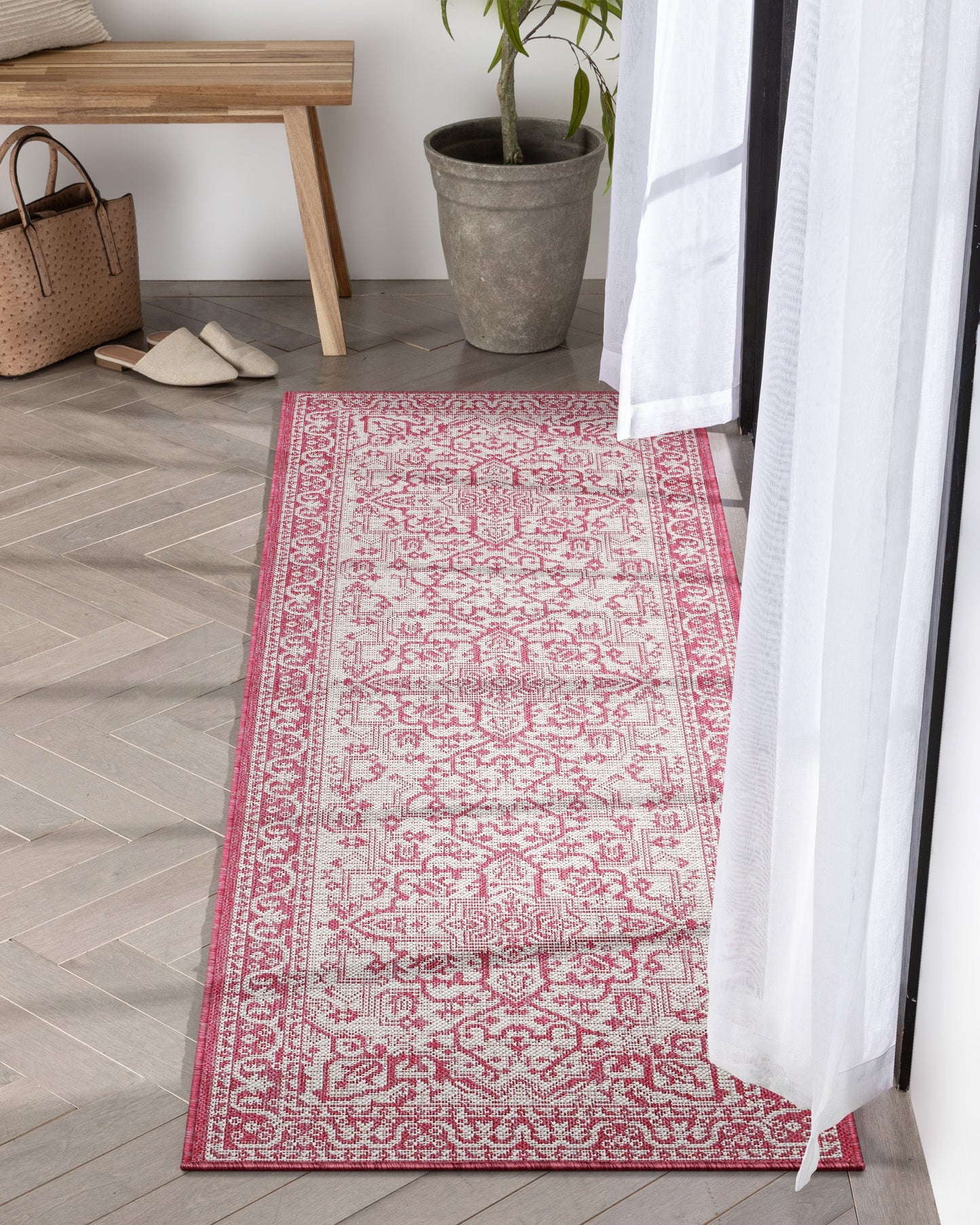 Celesine Oriental Medallion Indoor/Outdoor Fuschia Flat-Weave Rug LIA-190
