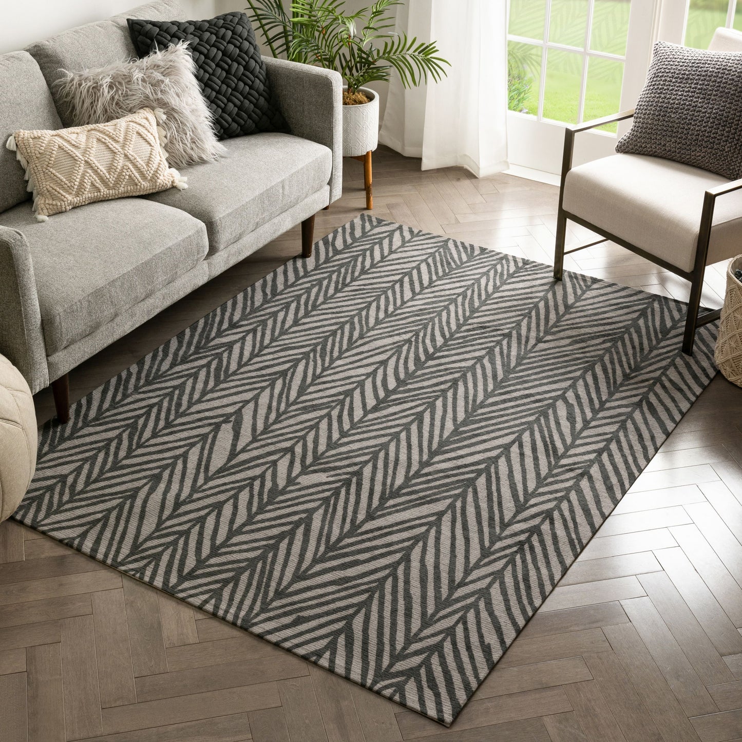 Rimini Contemporary Geometric Pattern Black Kilim-Style Rug LL-127