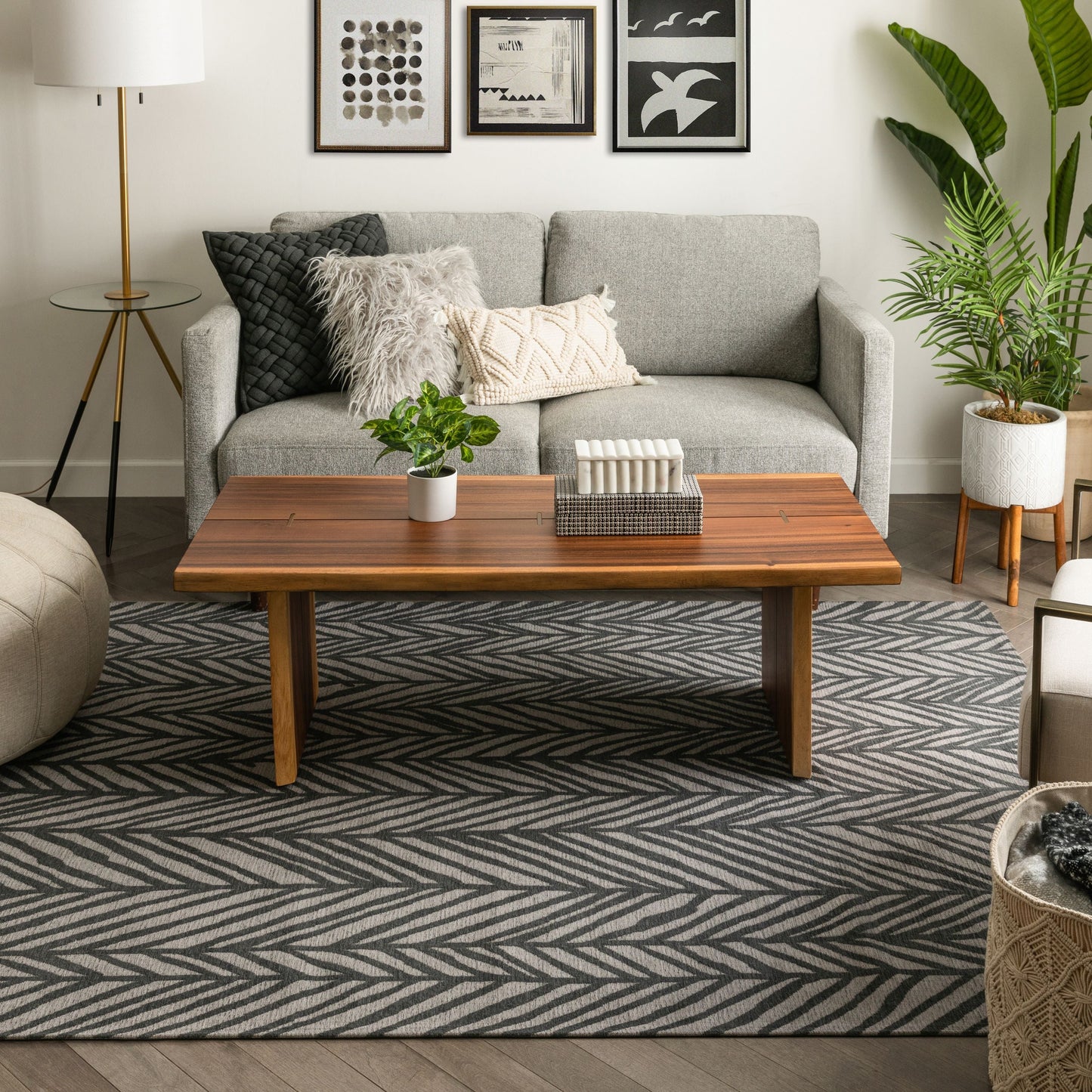 Rimini Contemporary Geometric Pattern Black Kilim-Style Rug LL-127