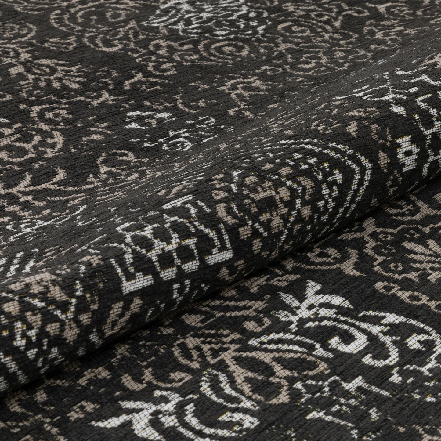 Jesi Vintage Distressed Damask Pattern Black Kilim-Style Rug LL-57