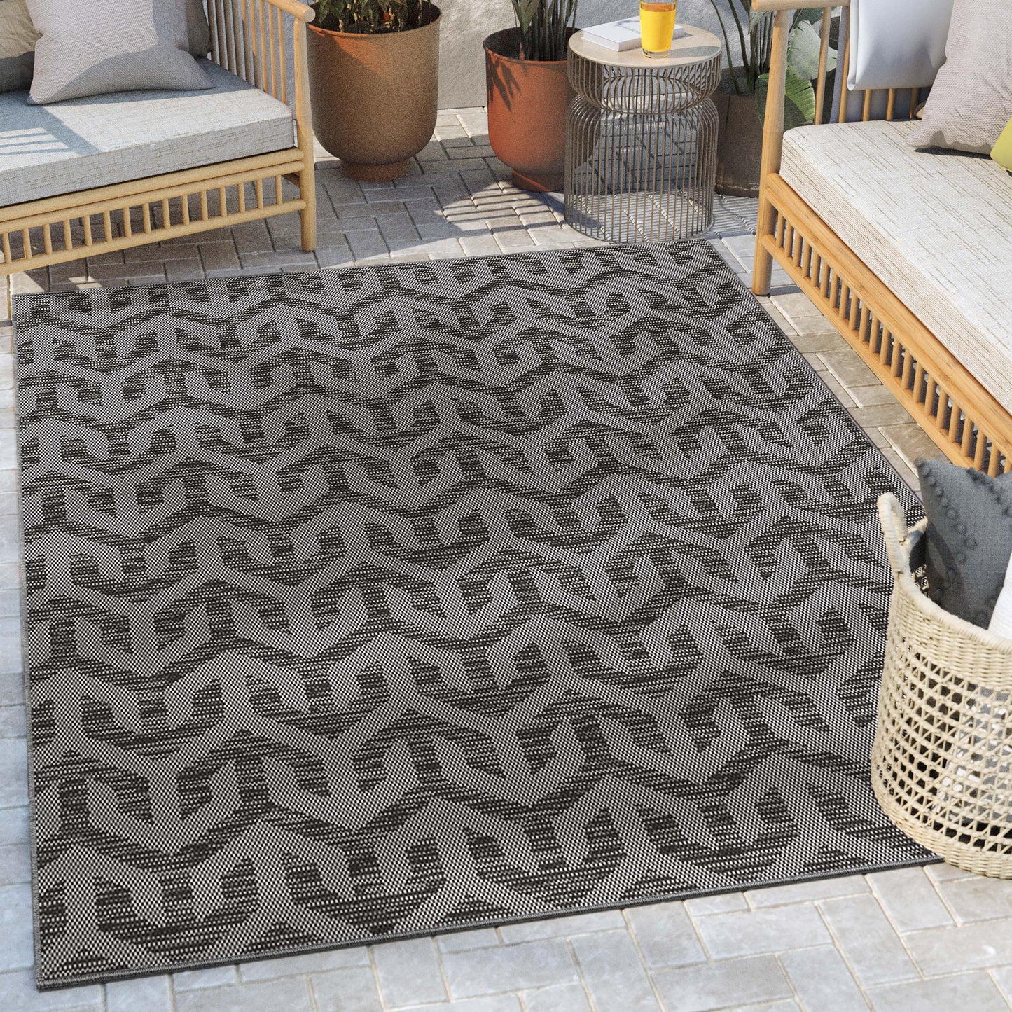 Atlantis Modern Stripes Indoor/Outdoor Grey Flat-Weave Rug MED-217