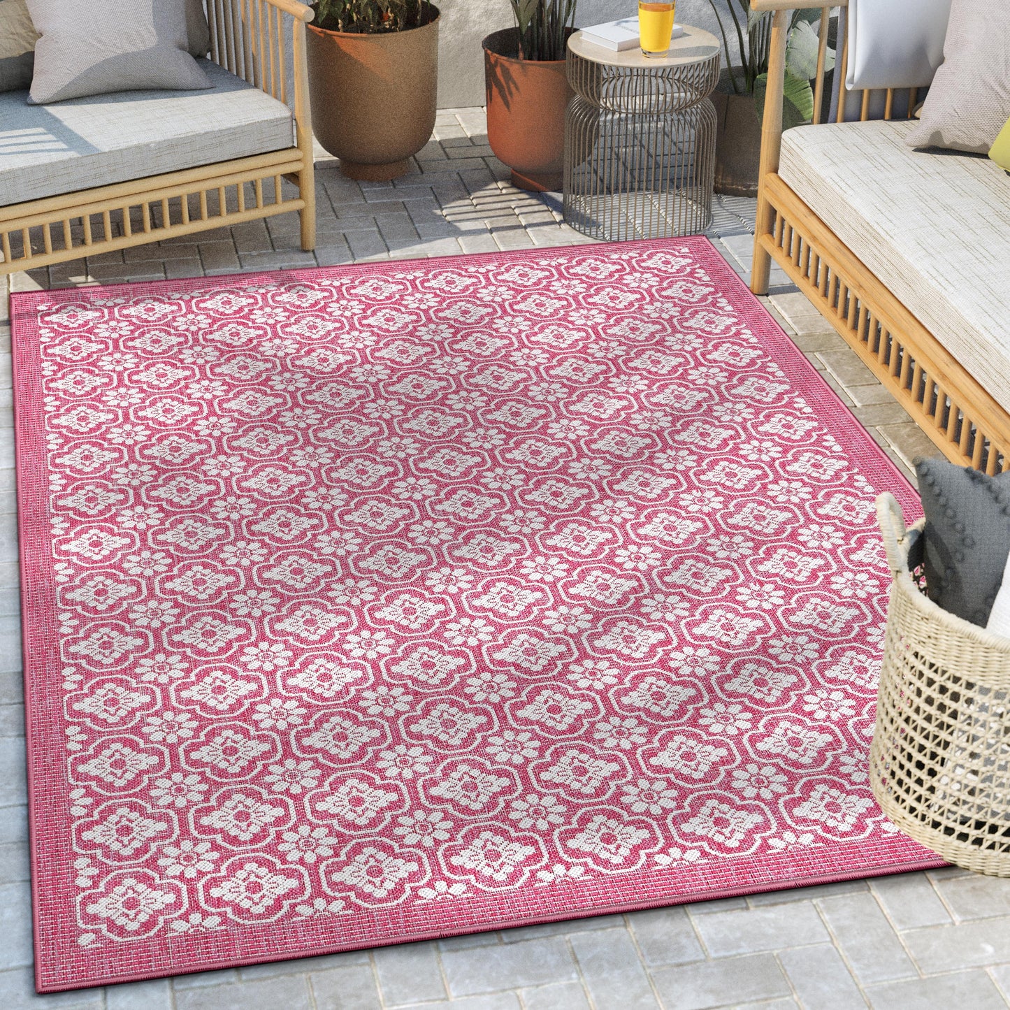 Manola Tribal Indoor/Outdoor Fuschia Flat-Weave Rug MED-239