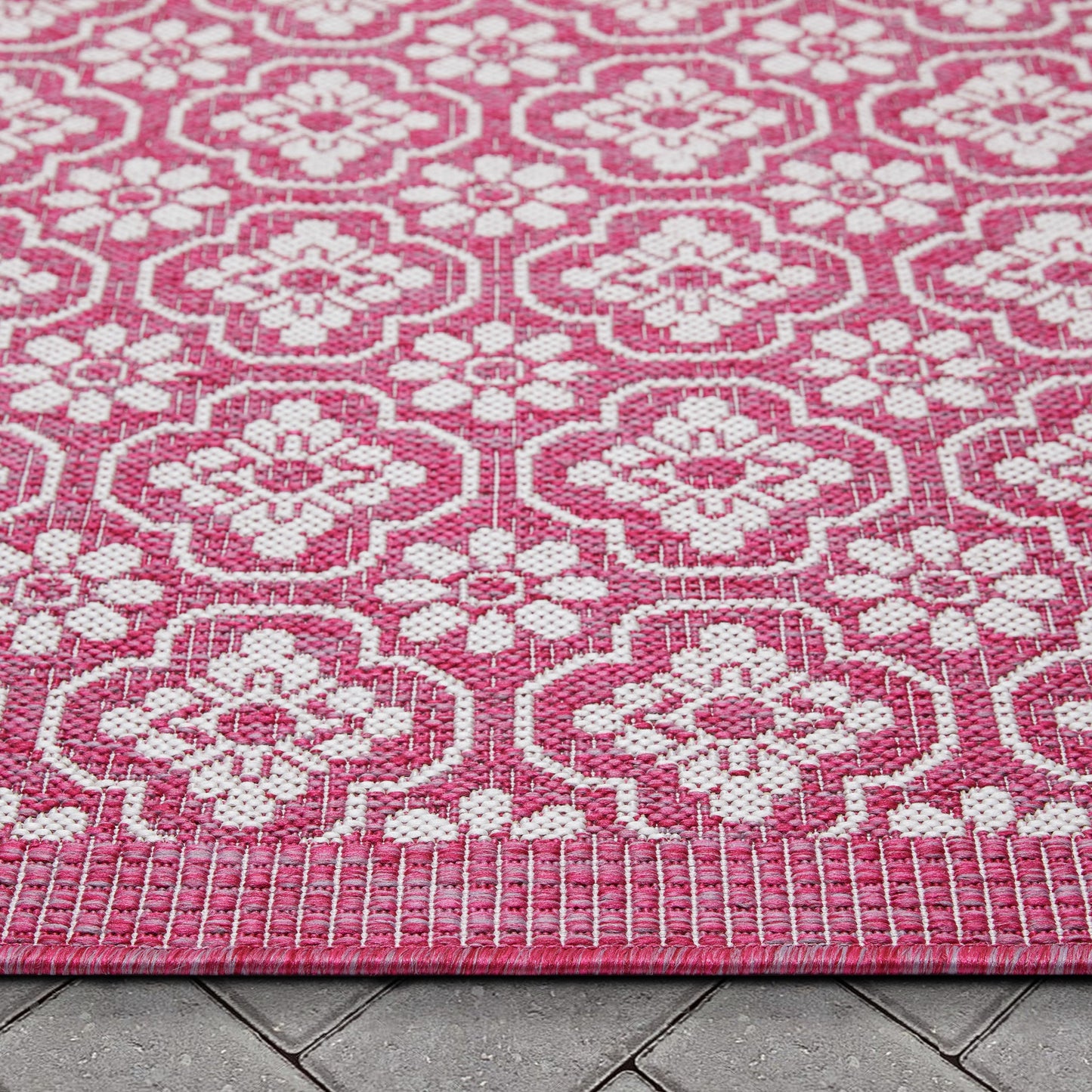 Manola Tribal Indoor/Outdoor Fuschia Flat-Weave Rug MED-239