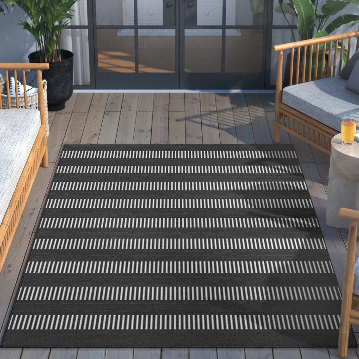 Stria Modern Stripes Indoor/Outdoor Black Flat-Weave Rug MED-243