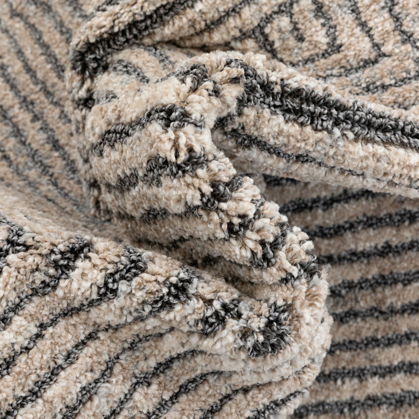 Donna Tribal Geometric Abstract Beige Distressed High-Low Rug MG-212
