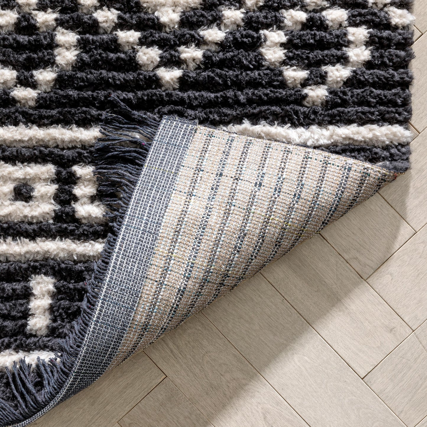 Nokomis Tribal Diamond Lattice Pattern Grey High-Low Textured Pile Rug MYA-17