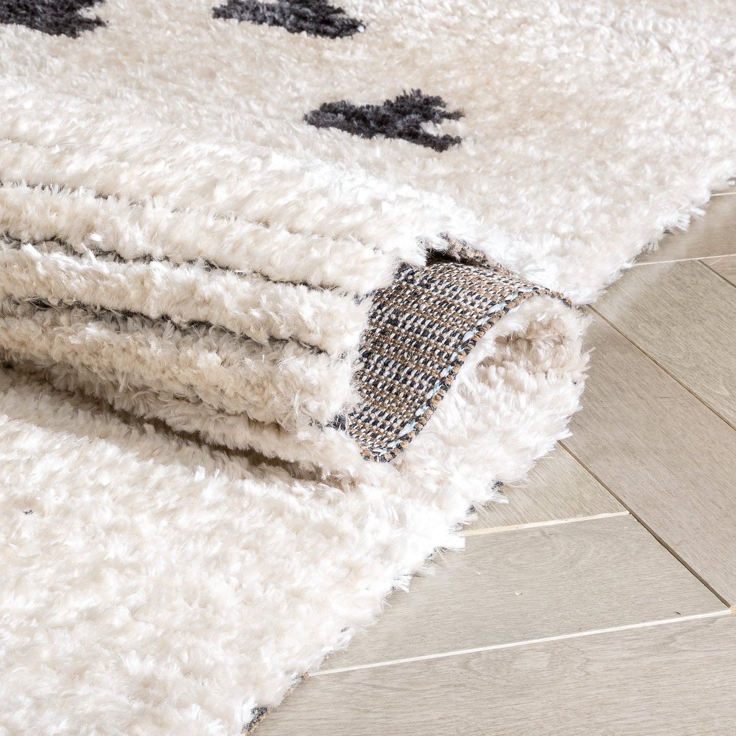 Elu Tribal Geometric Pattern Grey High-Low Textured Pile Rug MYA-87