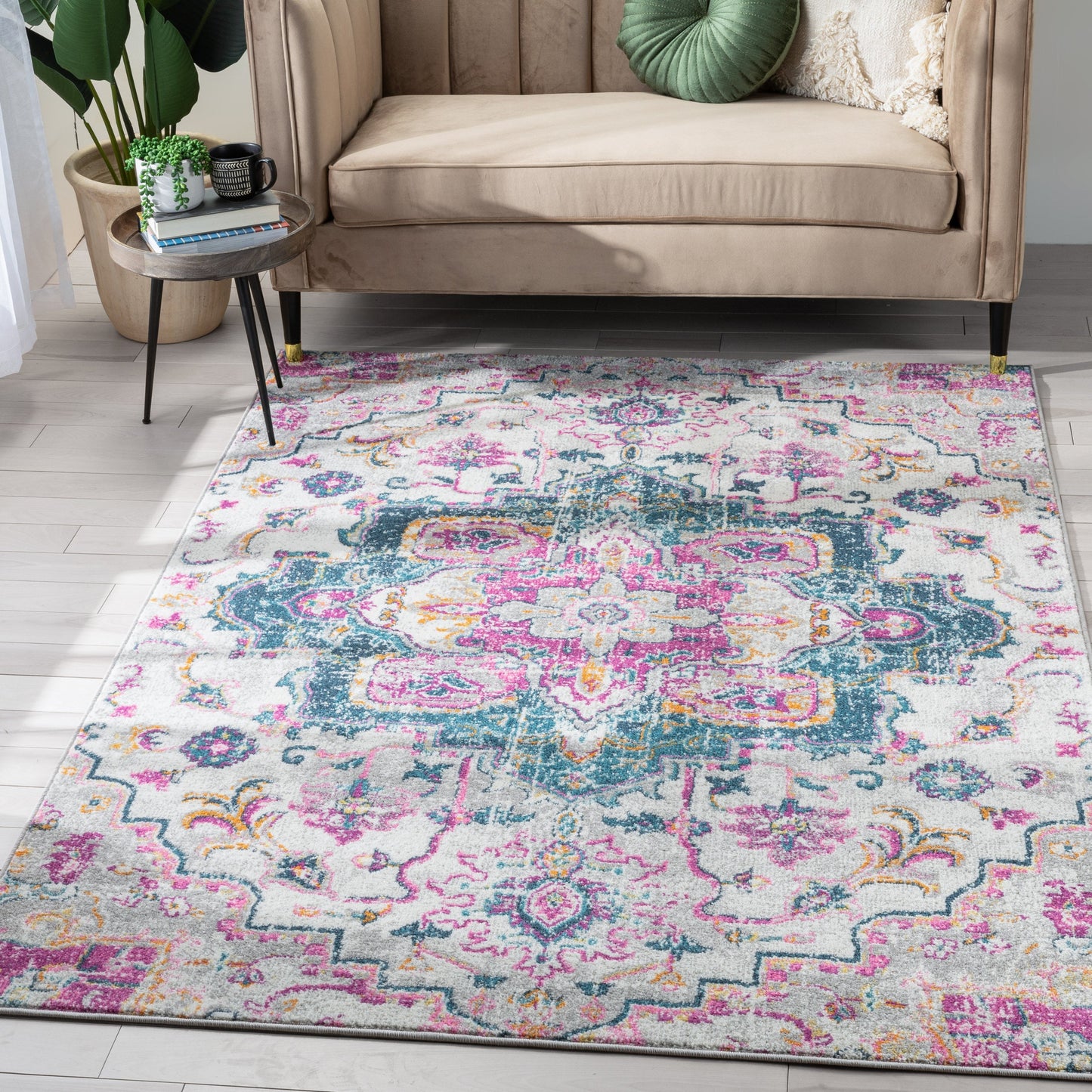 Taura Bohemian Oriental Perisan Fuchsia Rug PAL-19