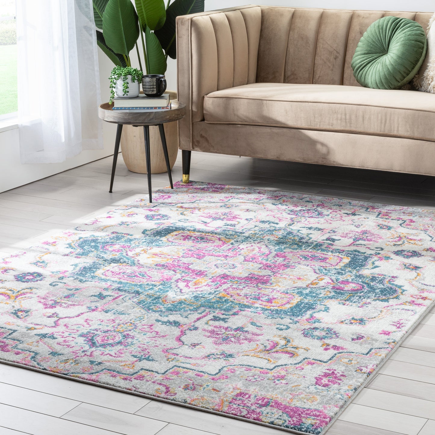 Taura Bohemian Oriental Perisan Fuchsia Rug PAL-19