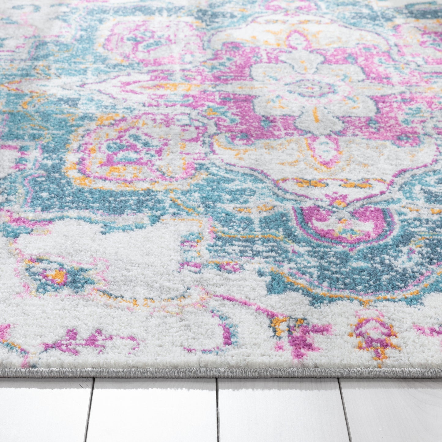 Taura Bohemian Oriental Perisan Fuchsia Rug PAL-19