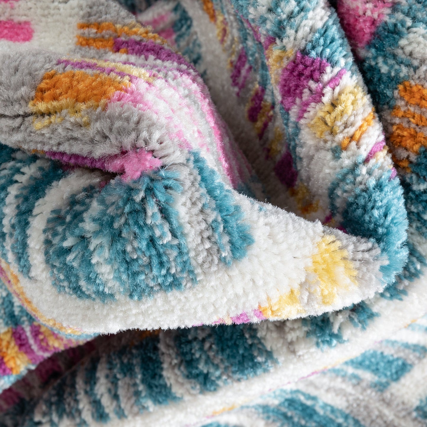 Merle Modern Geometric Border Fuchsia Rug PAL-59