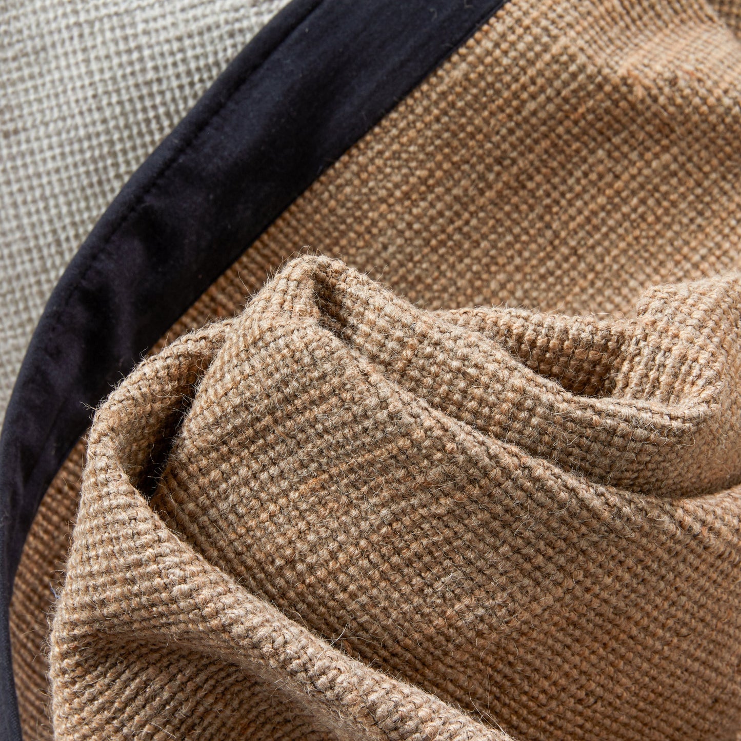 Sorel Farmhouse Non-Slip Jute Natural Black Border Rug QUI-12