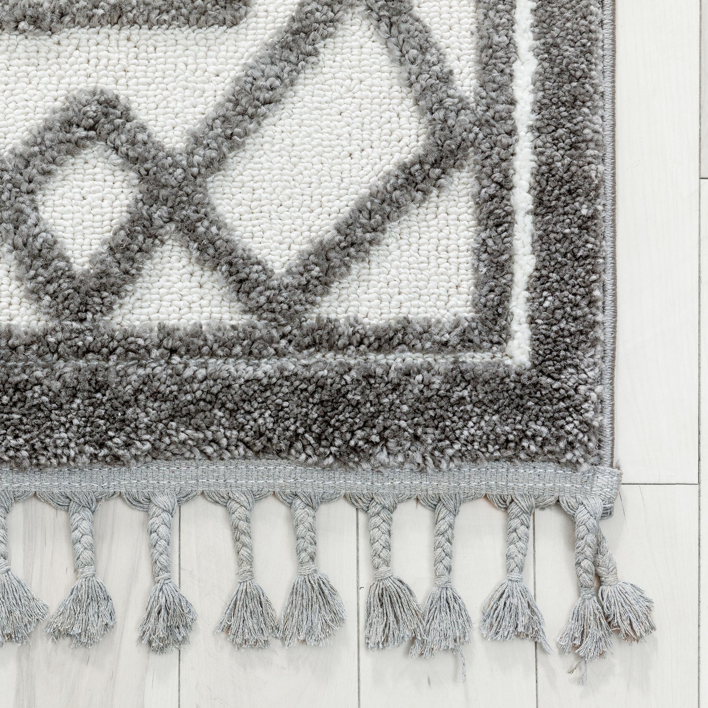 Everly Tribal Trellis Diamond Pattern Ivory Grey High-Low Textured Rug SAL-32
