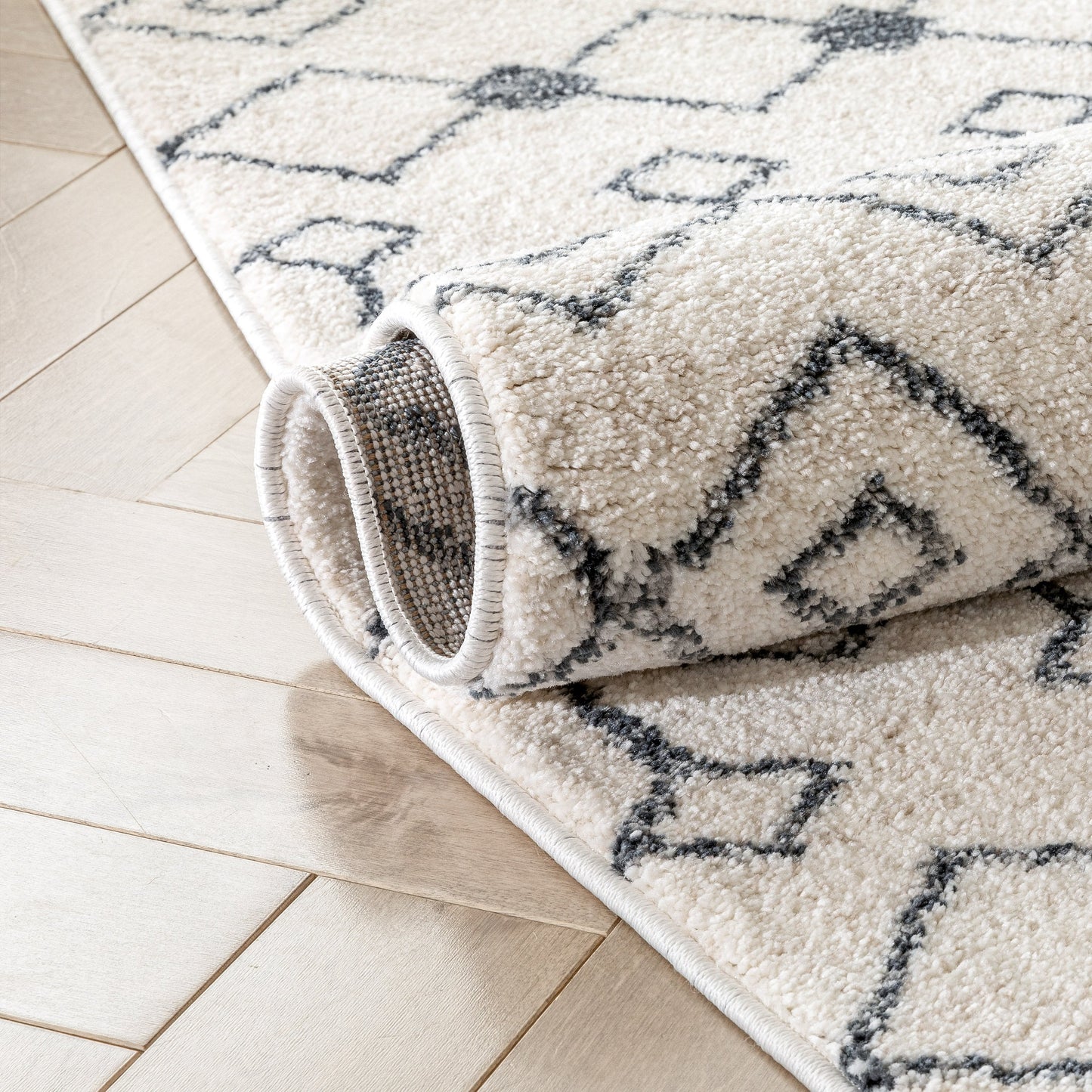 Transistora Nordic Tribal Trellis Pattern Charcoal Ivory Rug SE-283