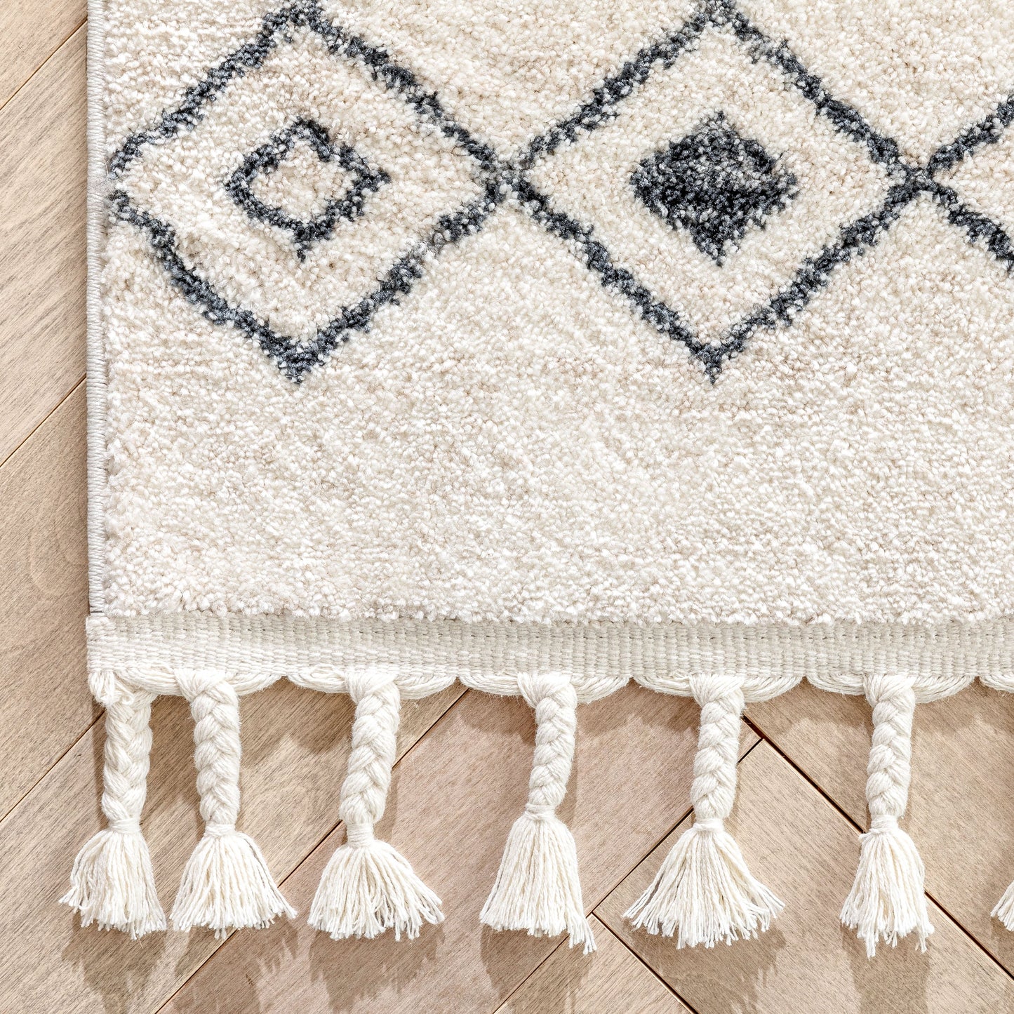 Transistora Nordic Tribal Trellis Pattern Charcoal Ivory Rug SE-283