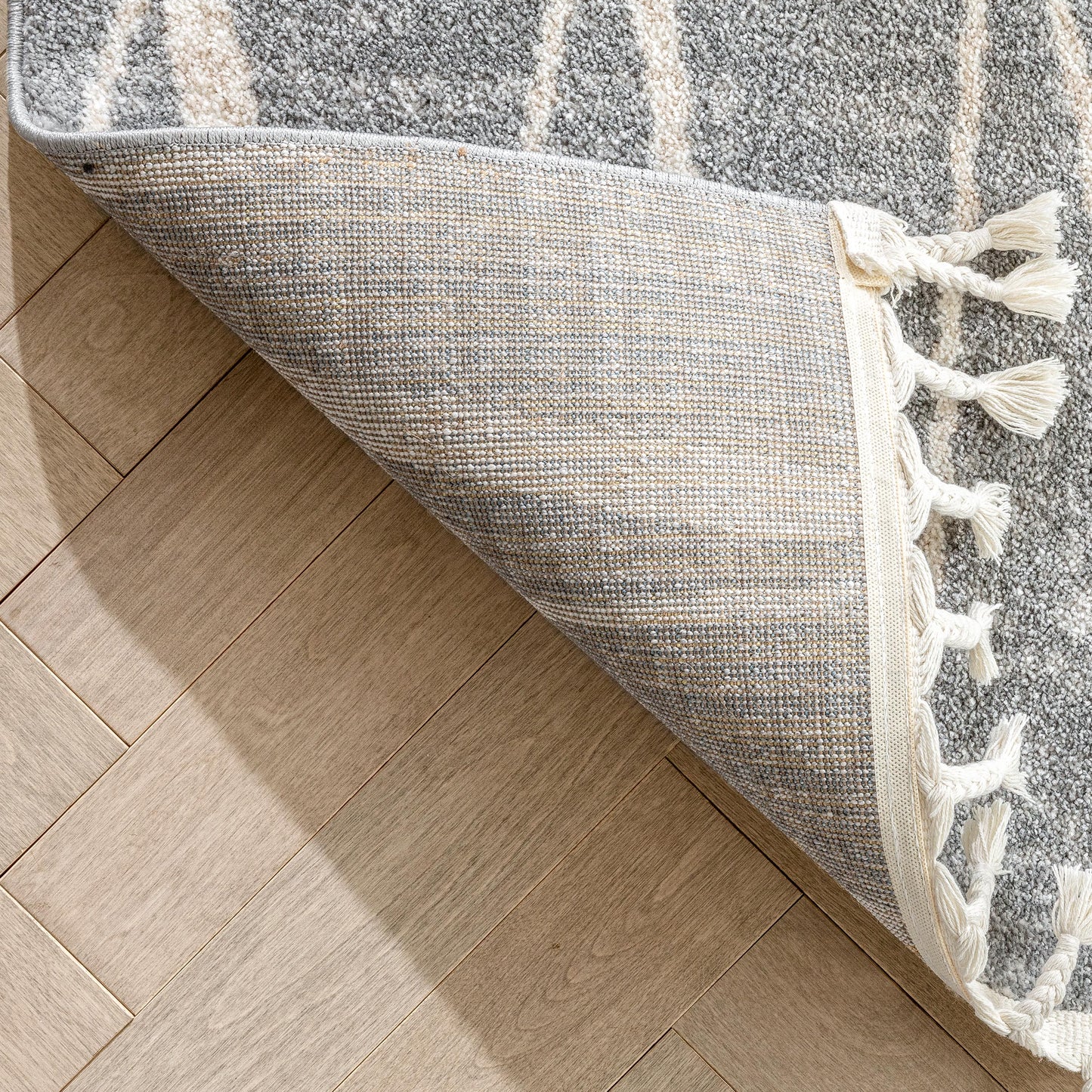 Crisscross Nordic Geometric Pattern Grey Rug SE-317